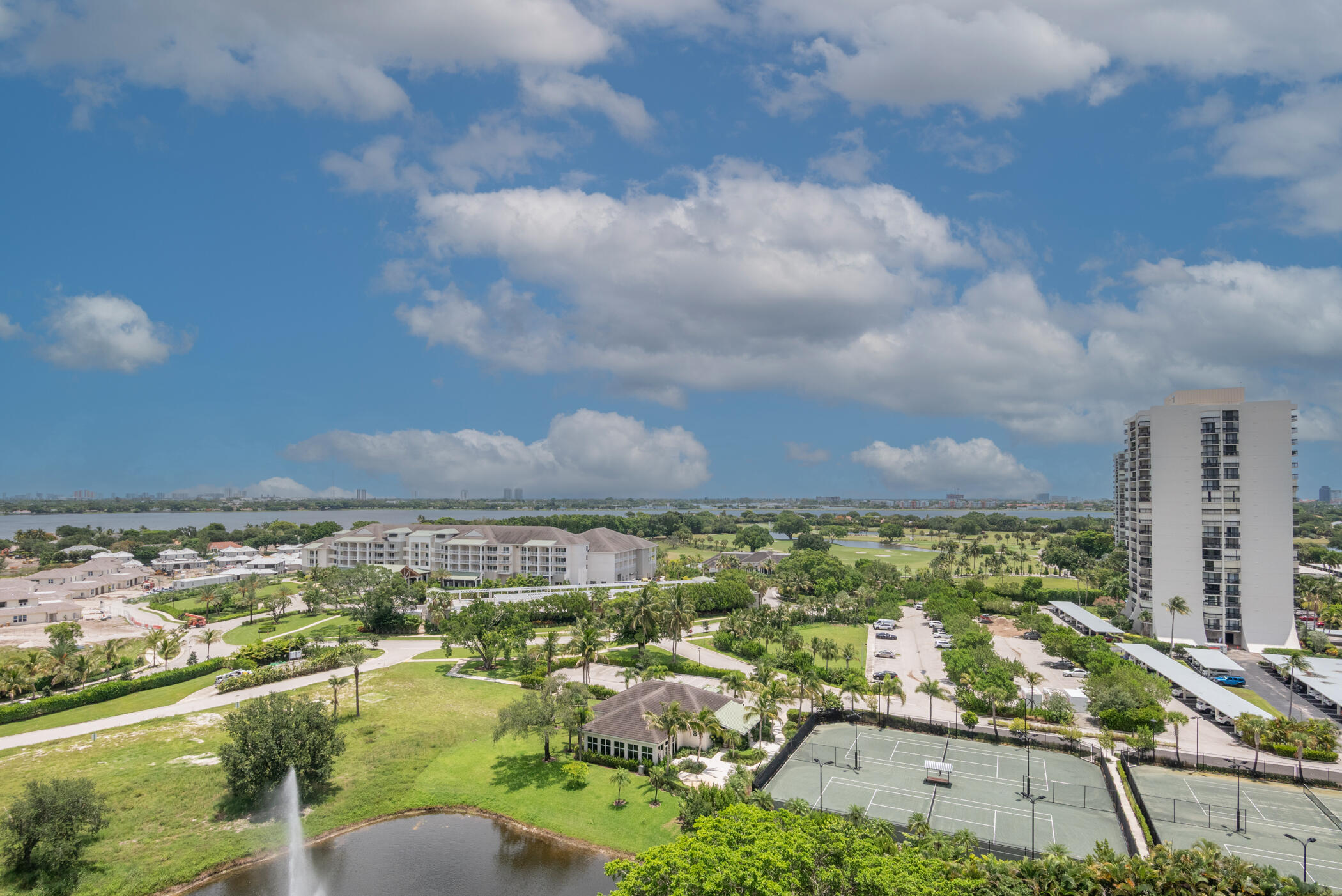 Lands of the President / ENVOY CONDO - Residential