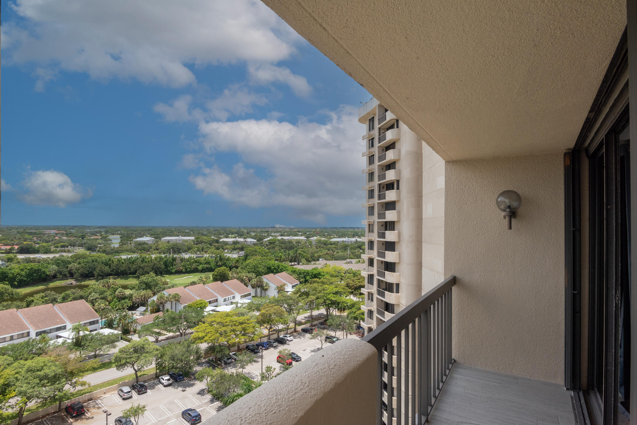 Lands of the President / ENVOY CONDO - Residential