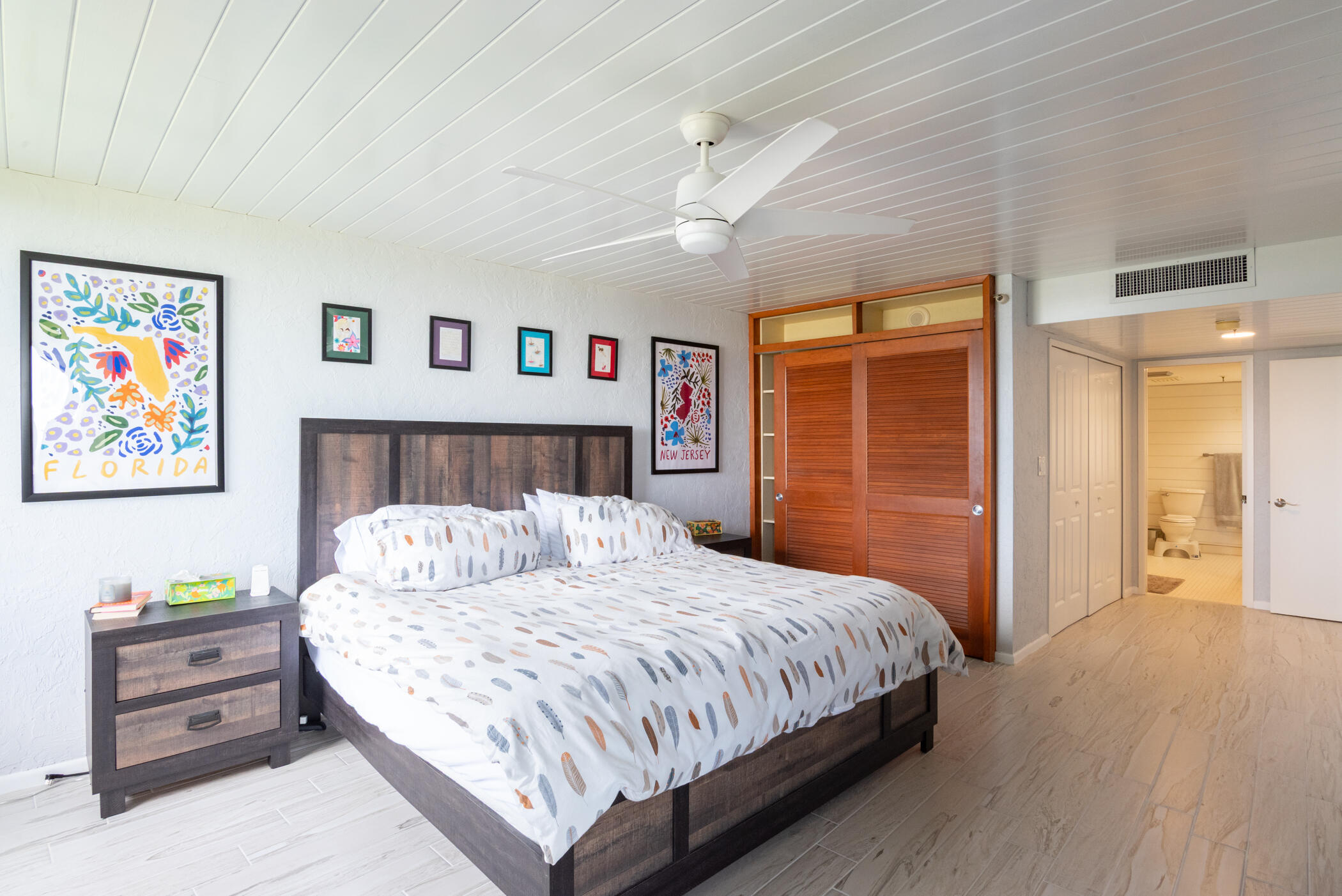 Lands of the President / ENVOY CONDO - Residential