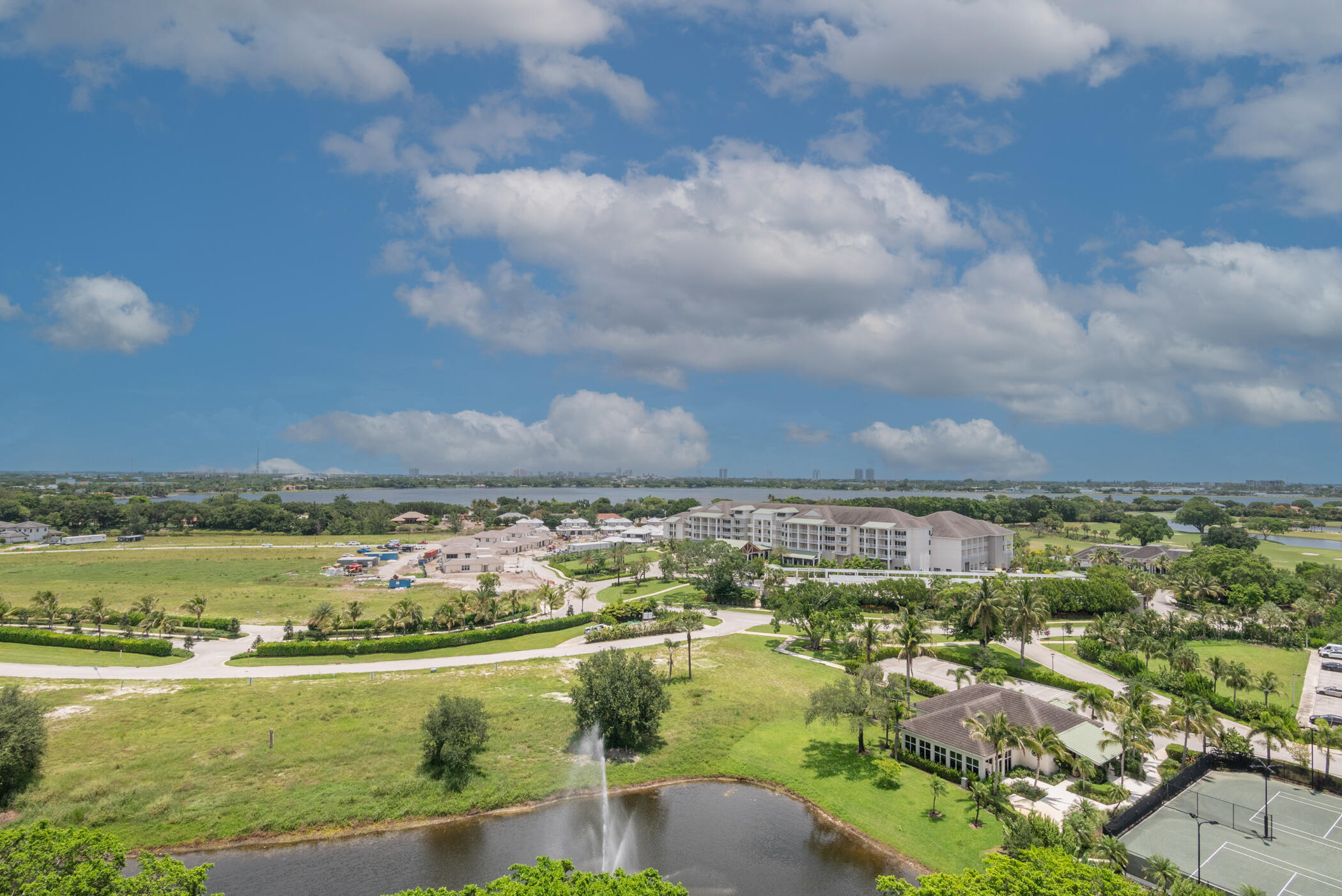 Lands of the President / ENVOY CONDO - Residential