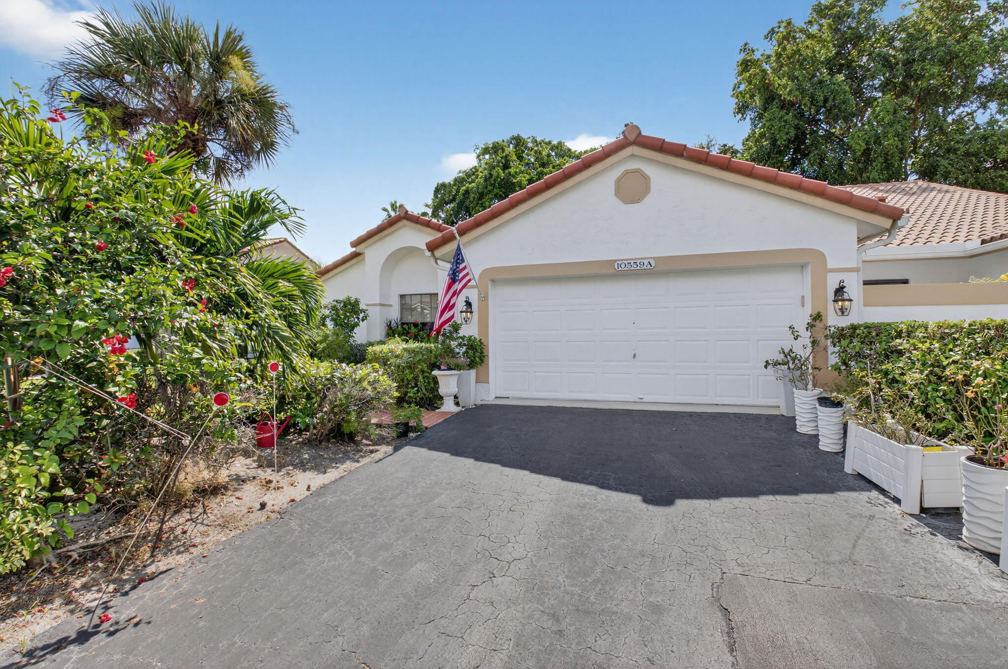 LADYPALM / WATERBERRY - Residential