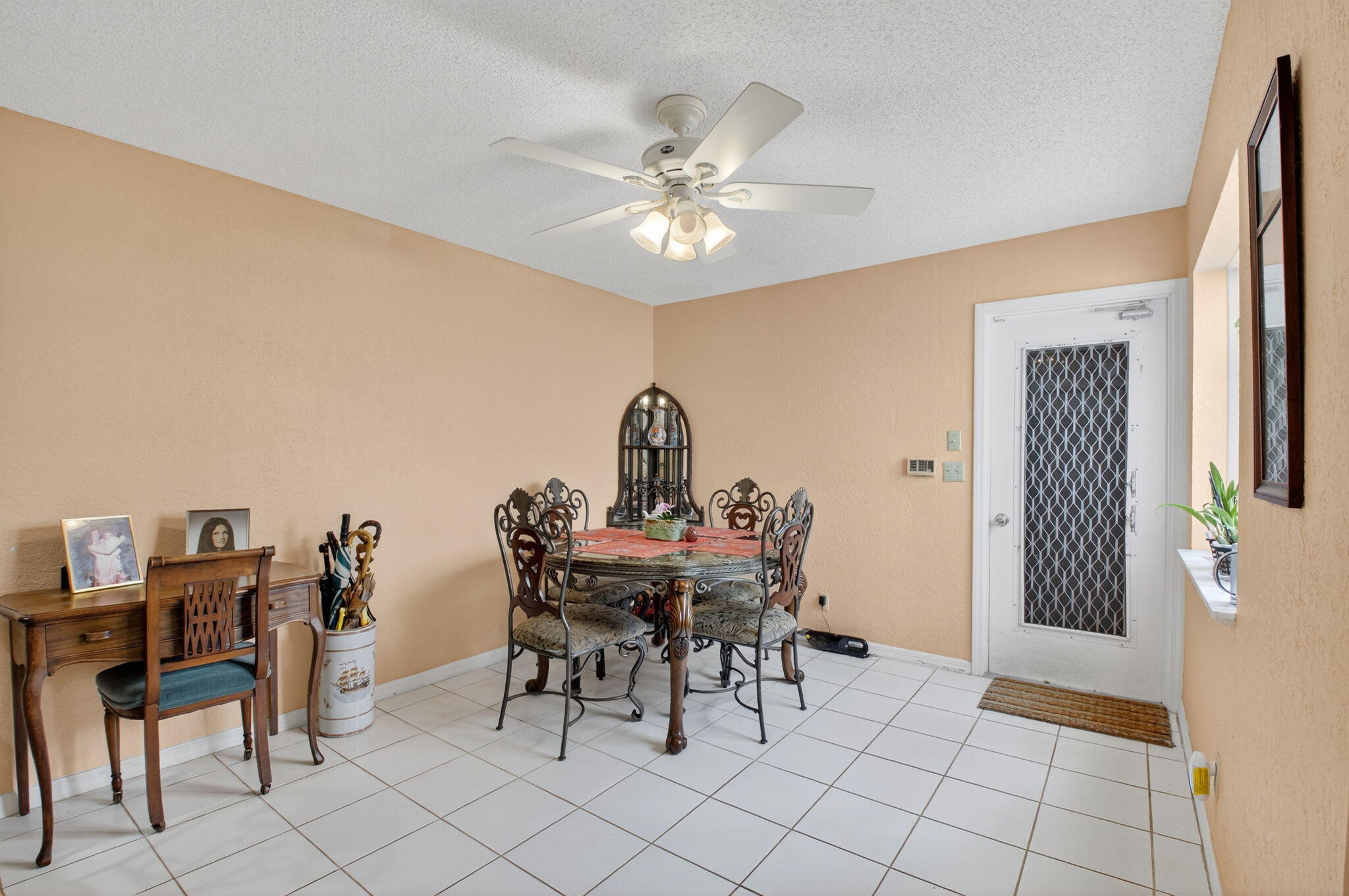 LADYPALM / WATERBERRY - Residential