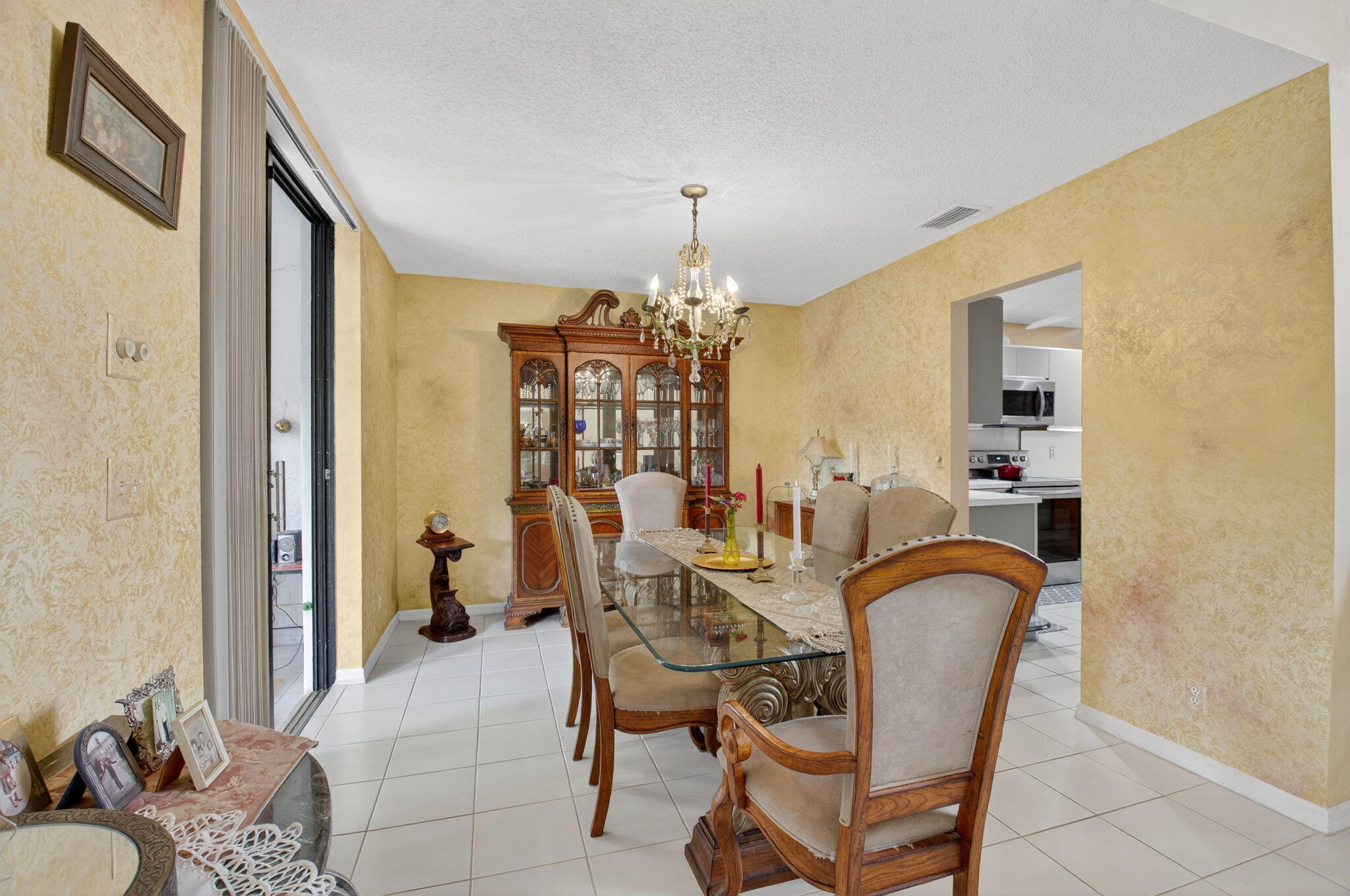 LADYPALM / WATERBERRY - Residential