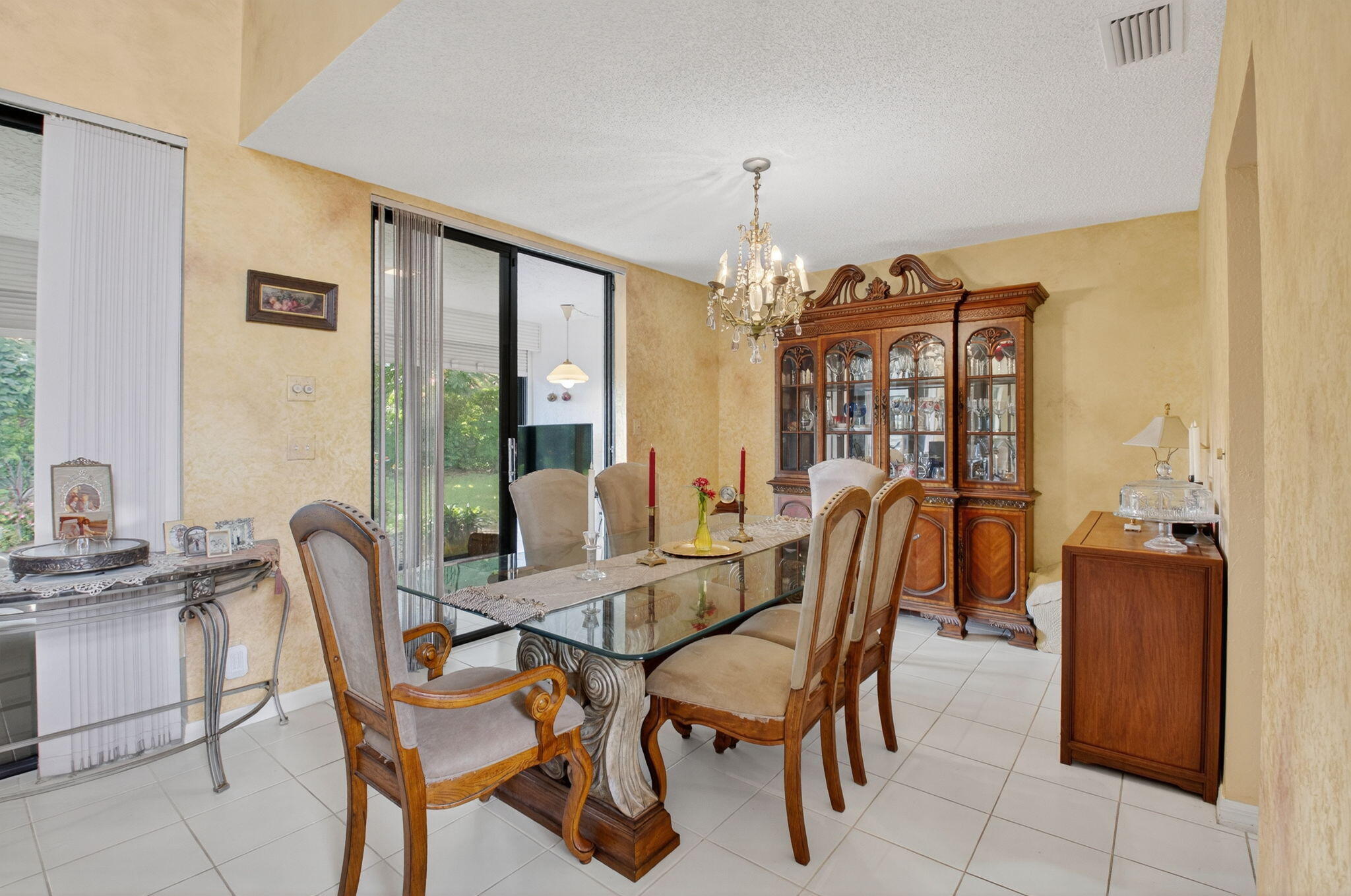 LADYPALM / WATERBERRY - Residential