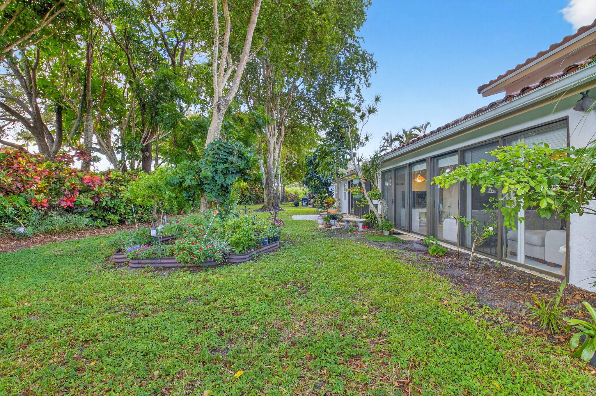 LADYPALM / WATERBERRY - Residential