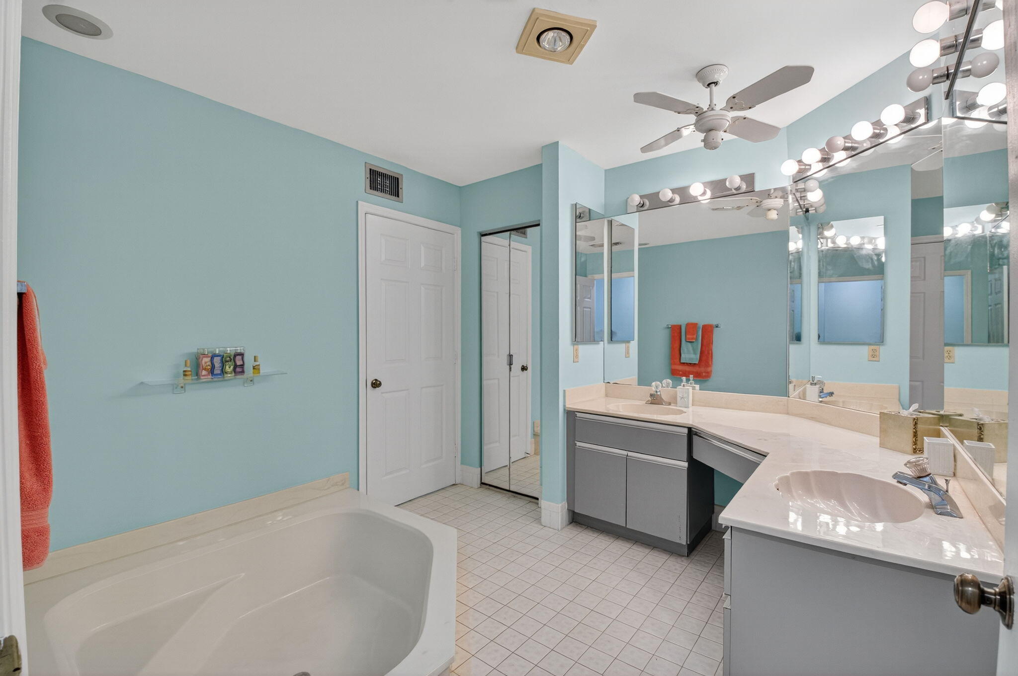 LADYPALM / WATERBERRY - Residential