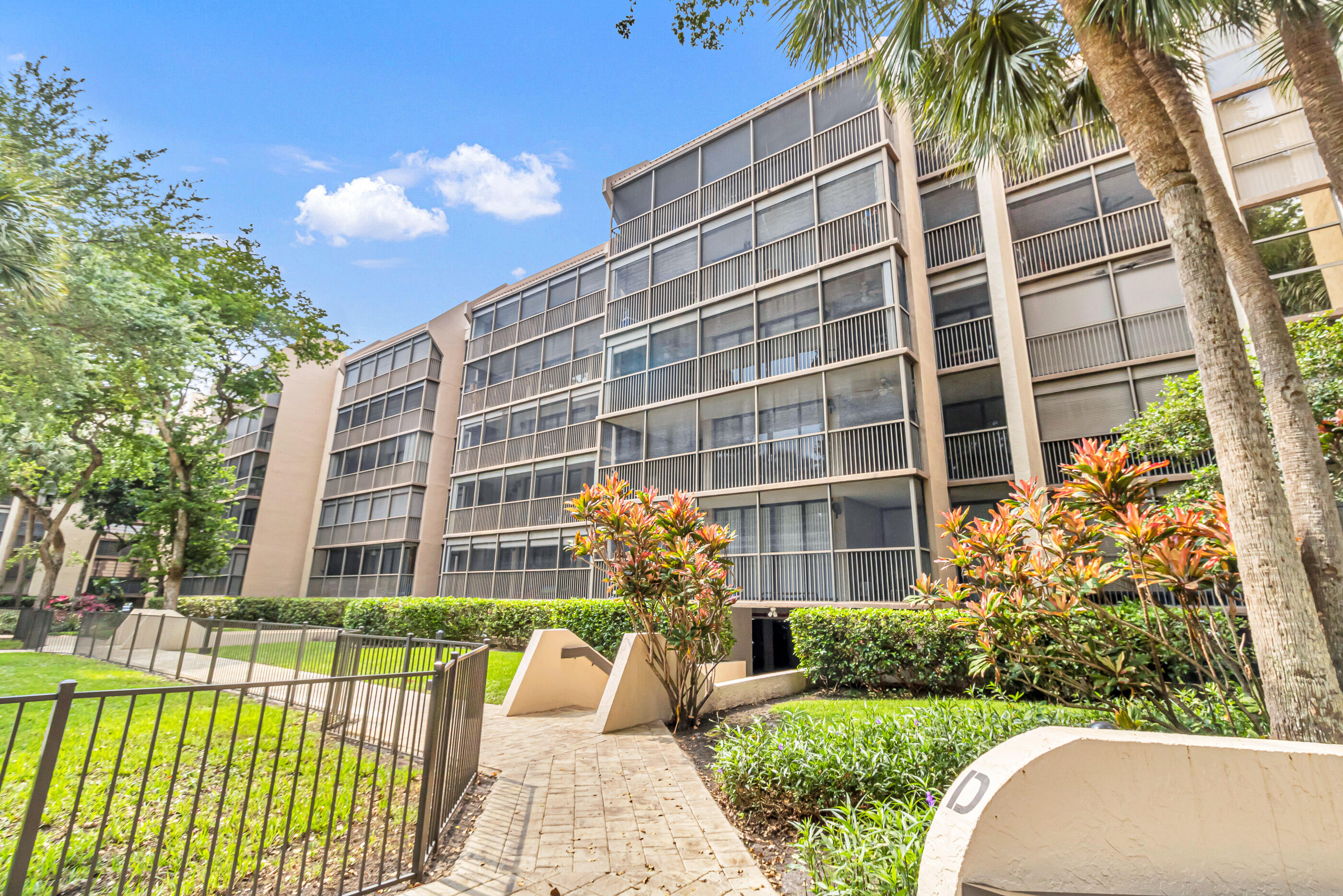 GRANDVIEW AT EMERALD HILLS CONDO - Residential
