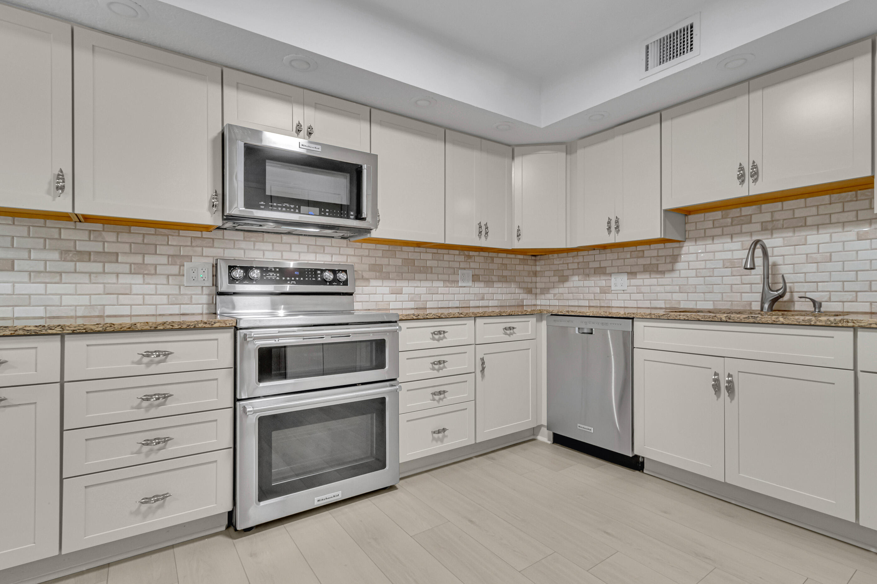 GRANDVIEW AT EMERALD HILLS CONDO - Residential