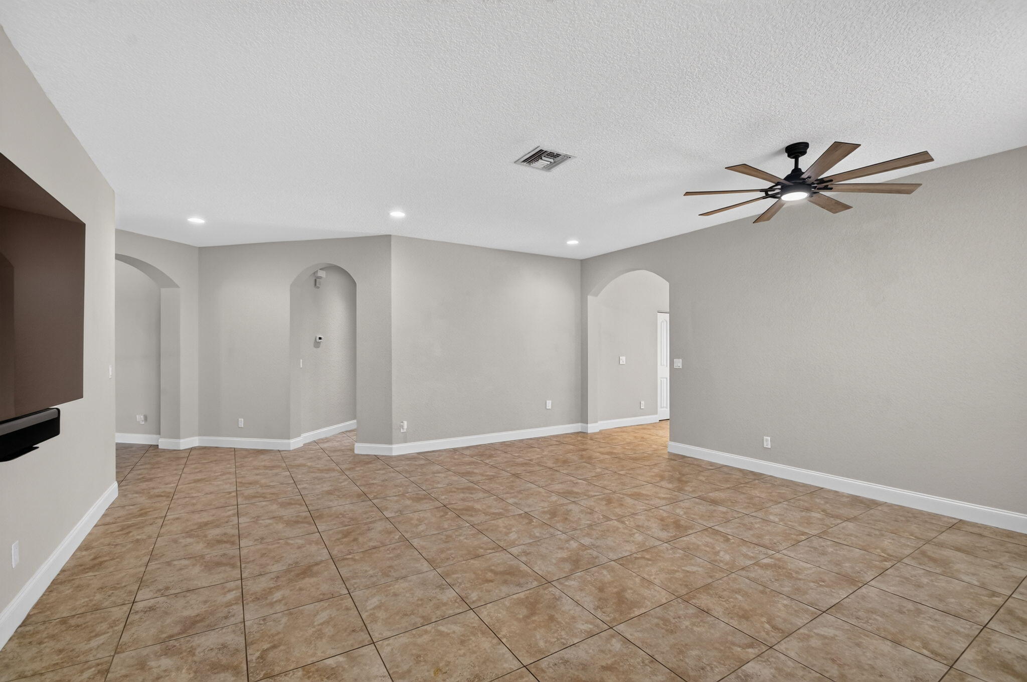 VISTA LAGO - Residential