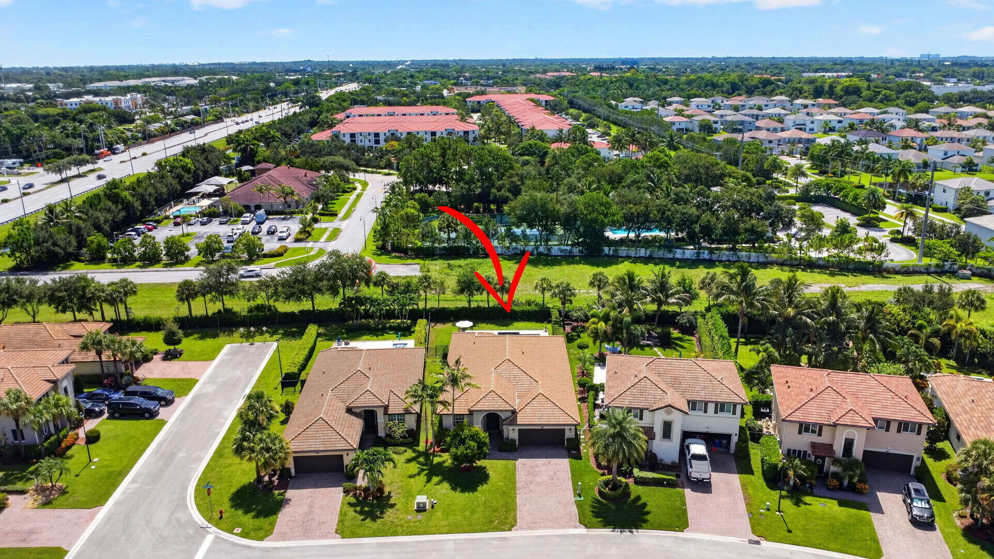 VISTA LAGO - Residential