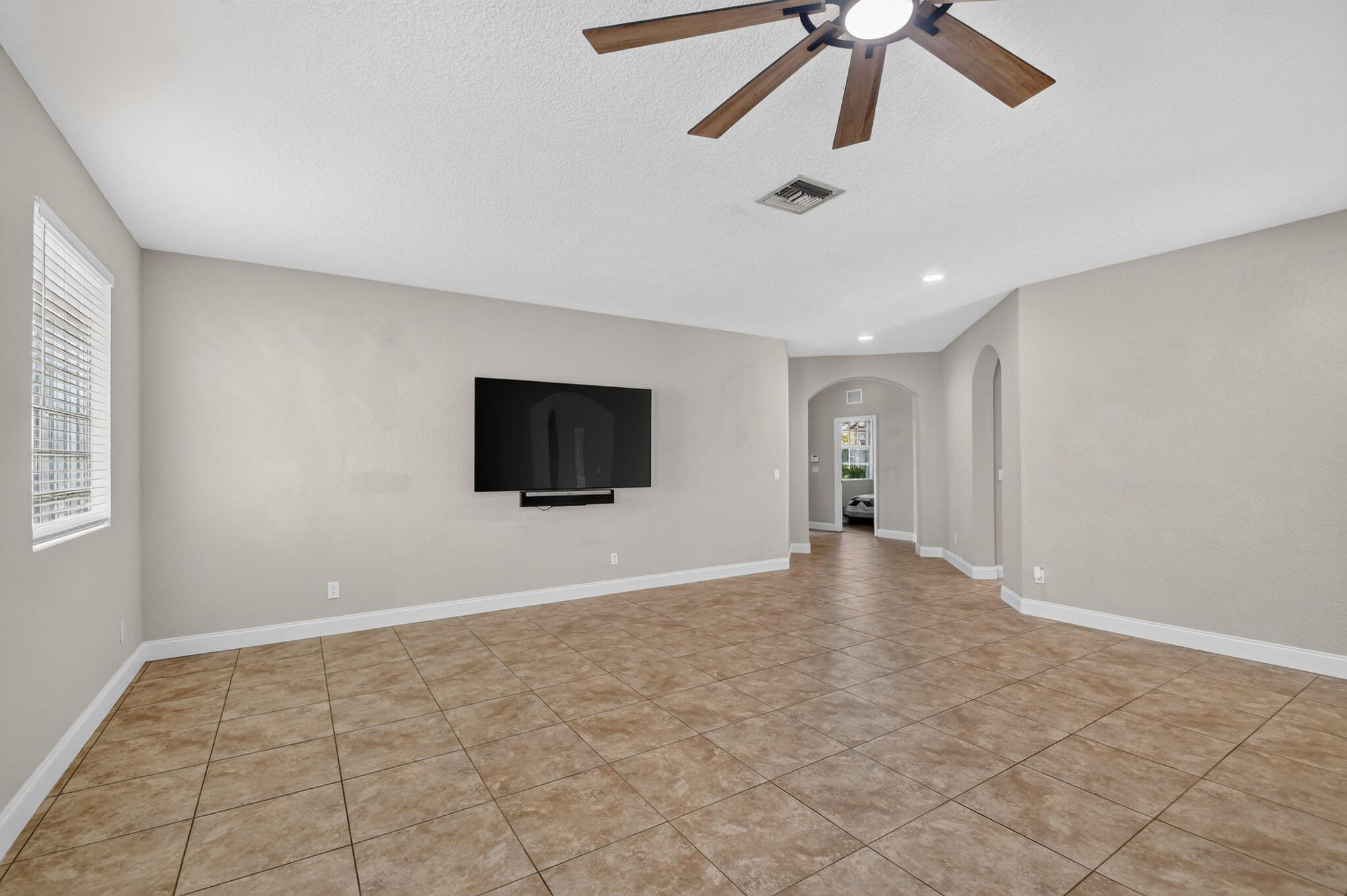VISTA LAGO - Residential