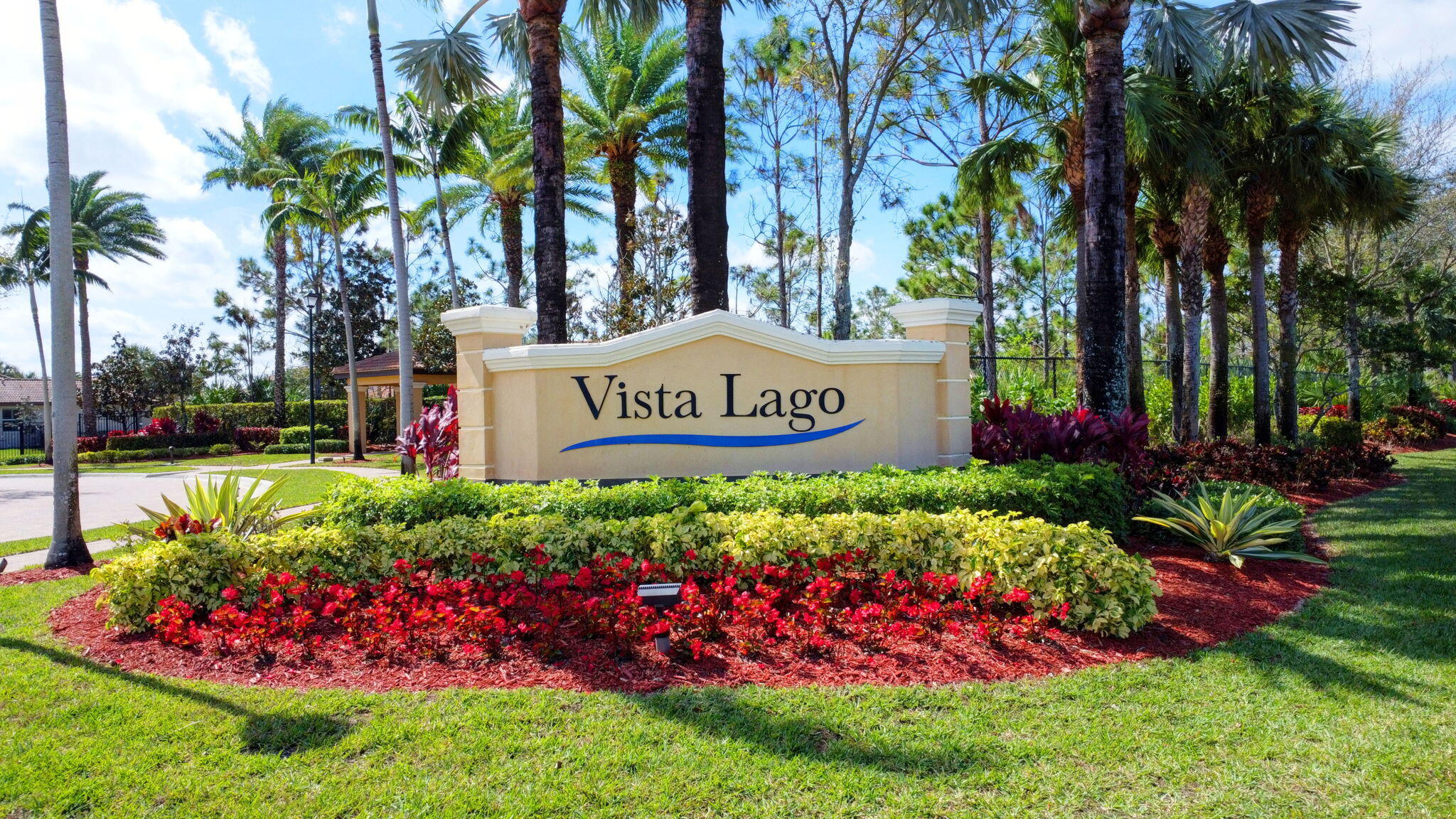 VISTA LAGO - Residential