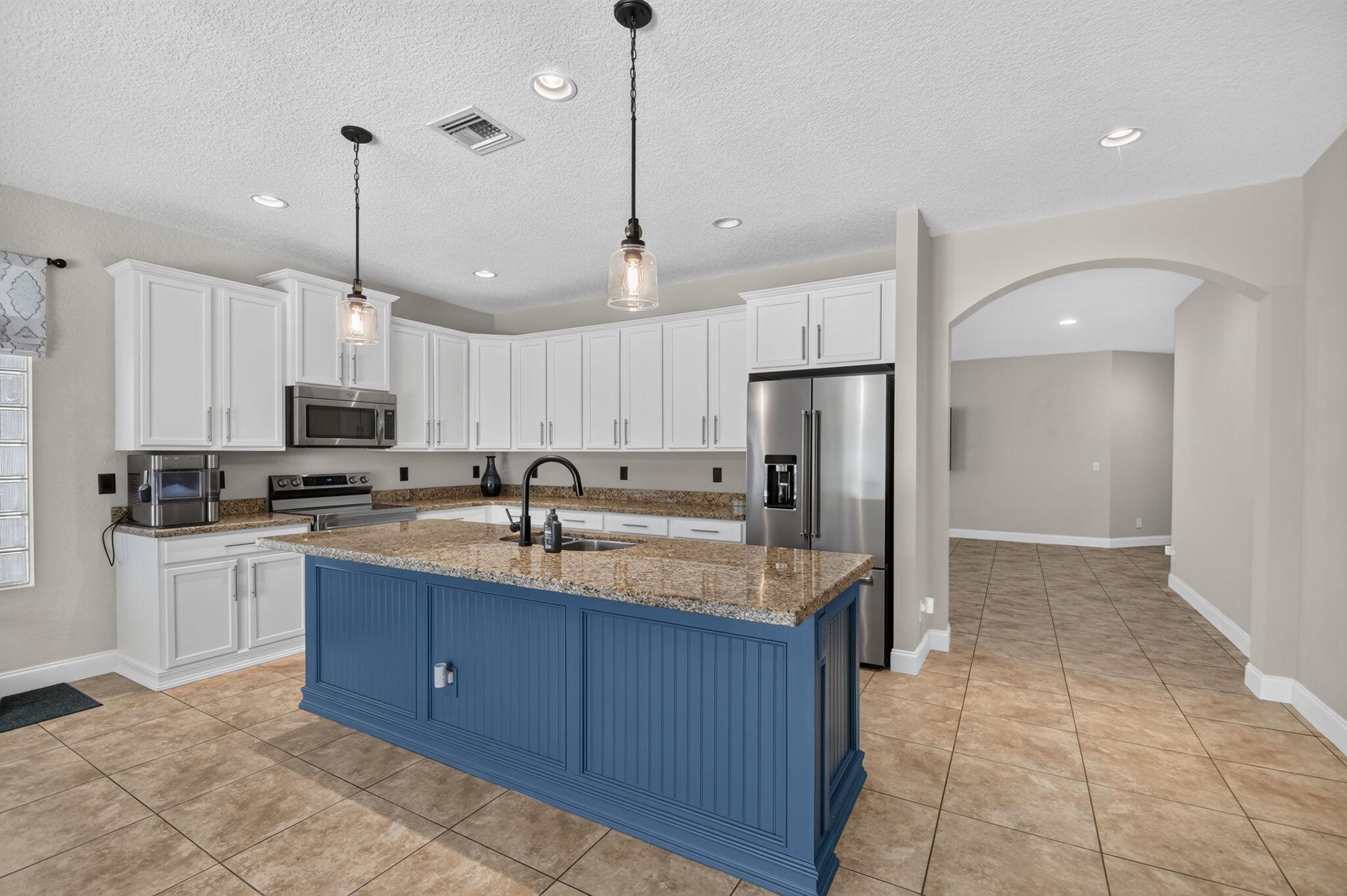 VISTA LAGO - Residential