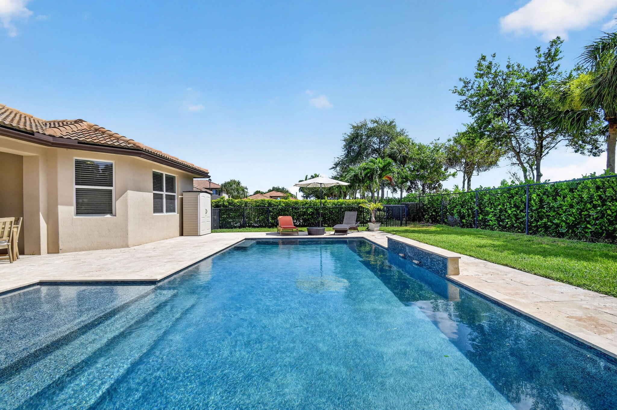 VISTA LAGO - Residential
