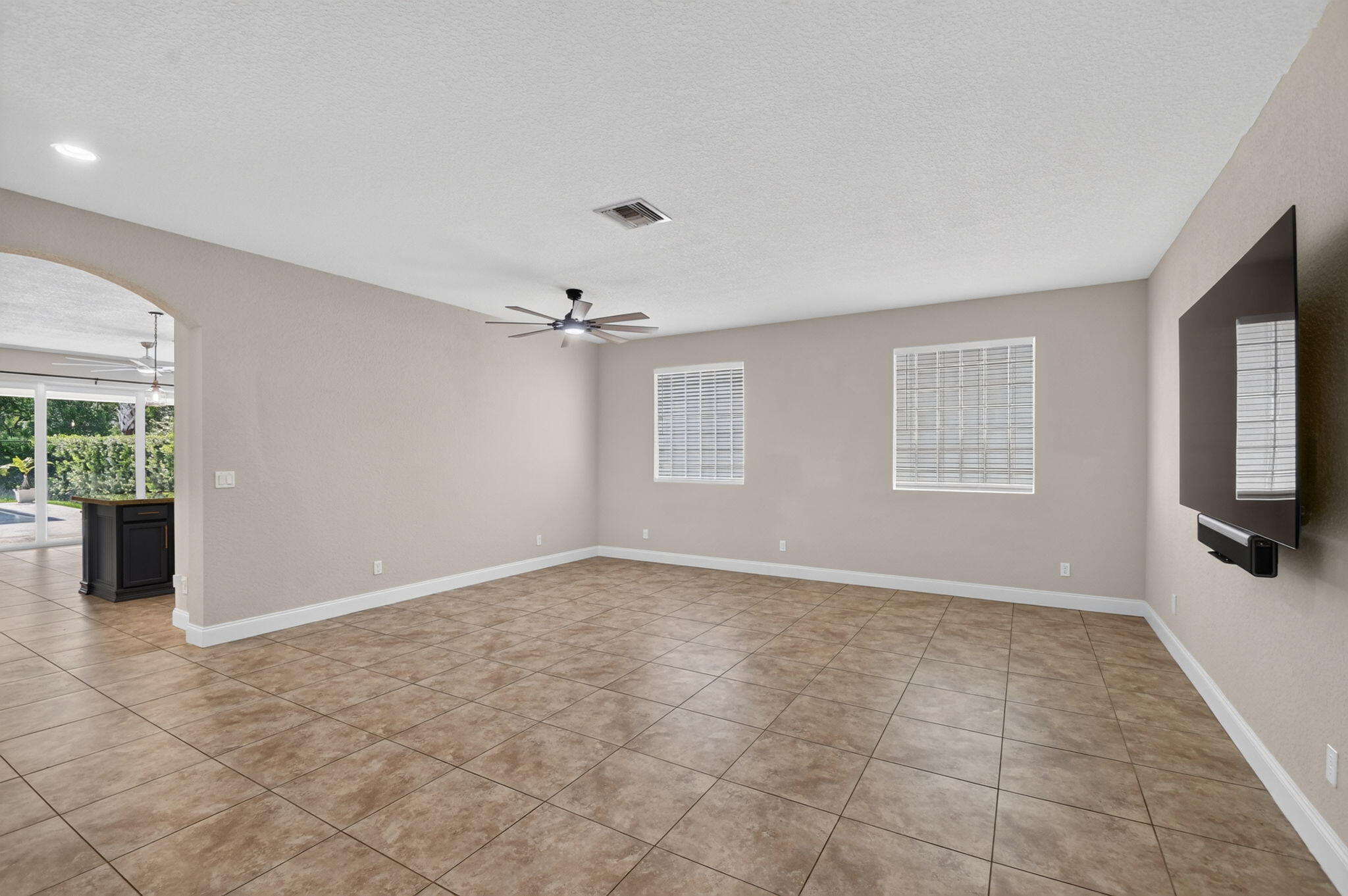 VISTA LAGO - Residential