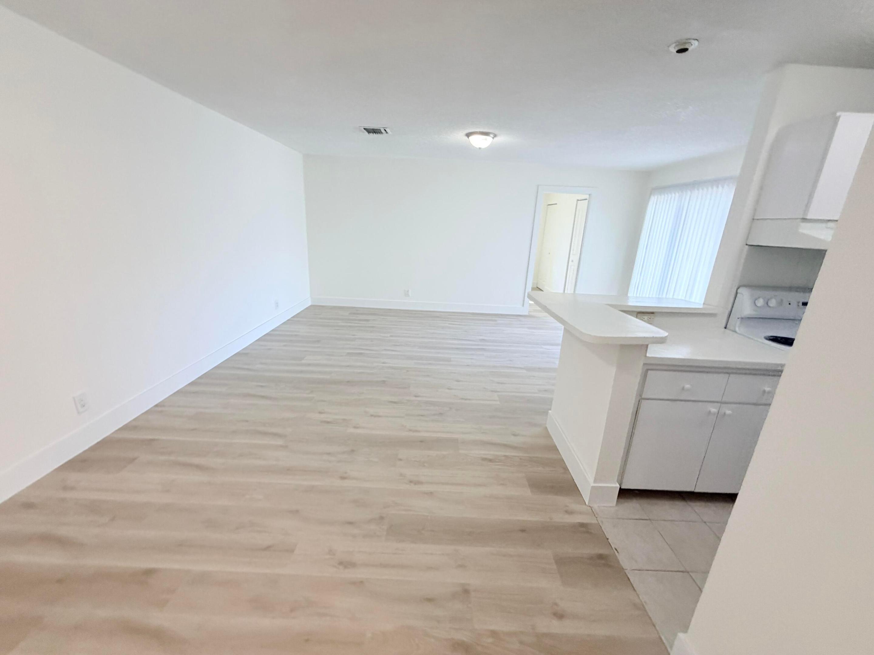 CROSSINGS OF BOYNTON BEACH CONDO - Residential Lease