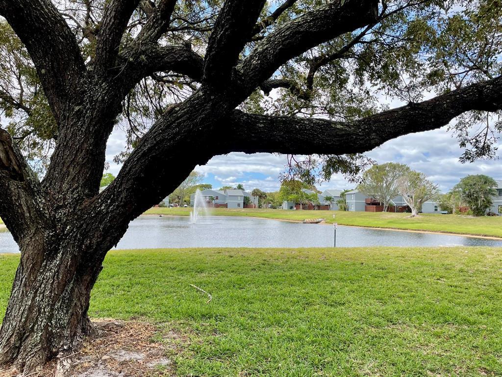 CROSSINGS OF BOYNTON BEACH CONDO - Residential Lease