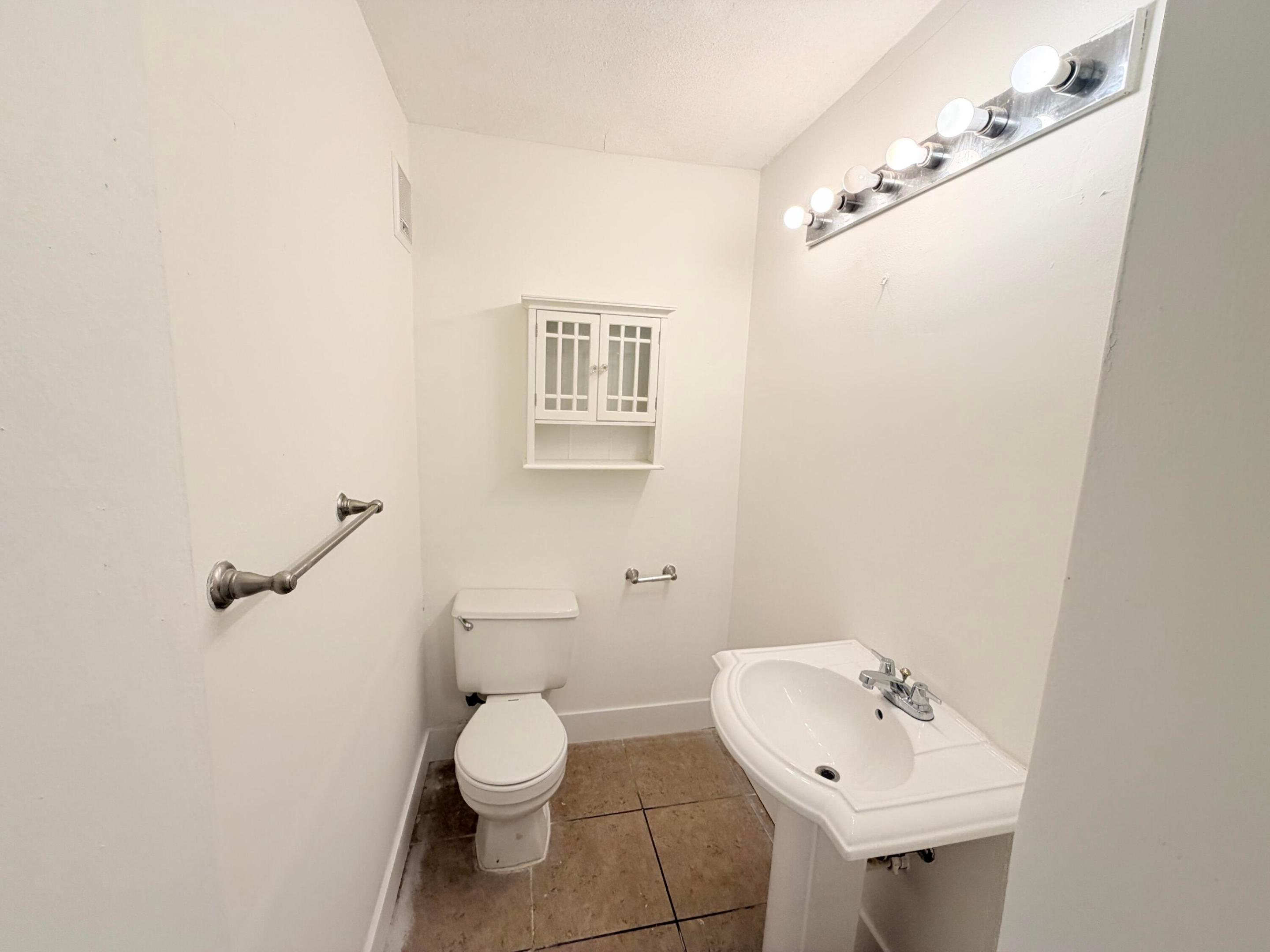 CROSSINGS OF BOYNTON BEACH CONDO - Residential Lease