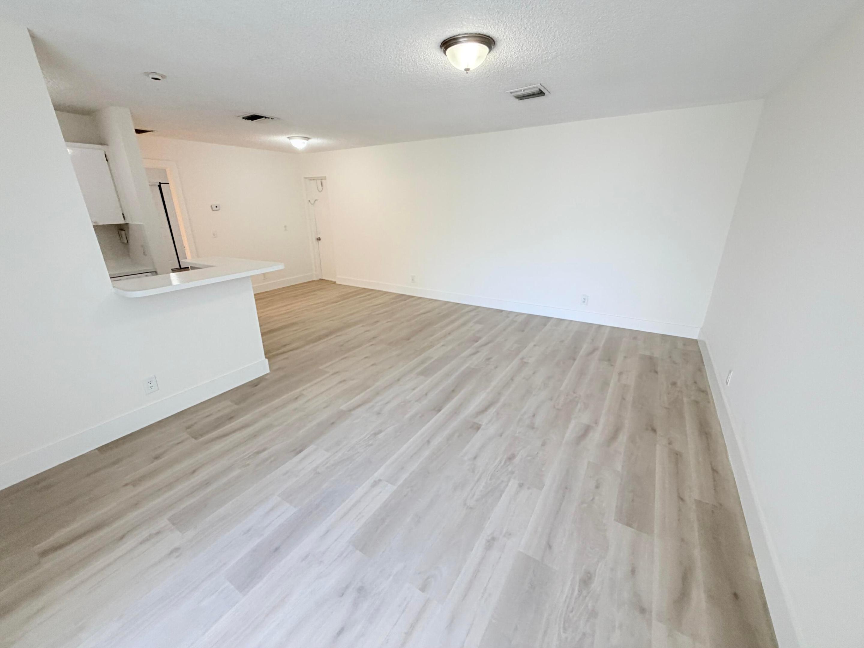 CROSSINGS OF BOYNTON BEACH CONDO - Residential Lease