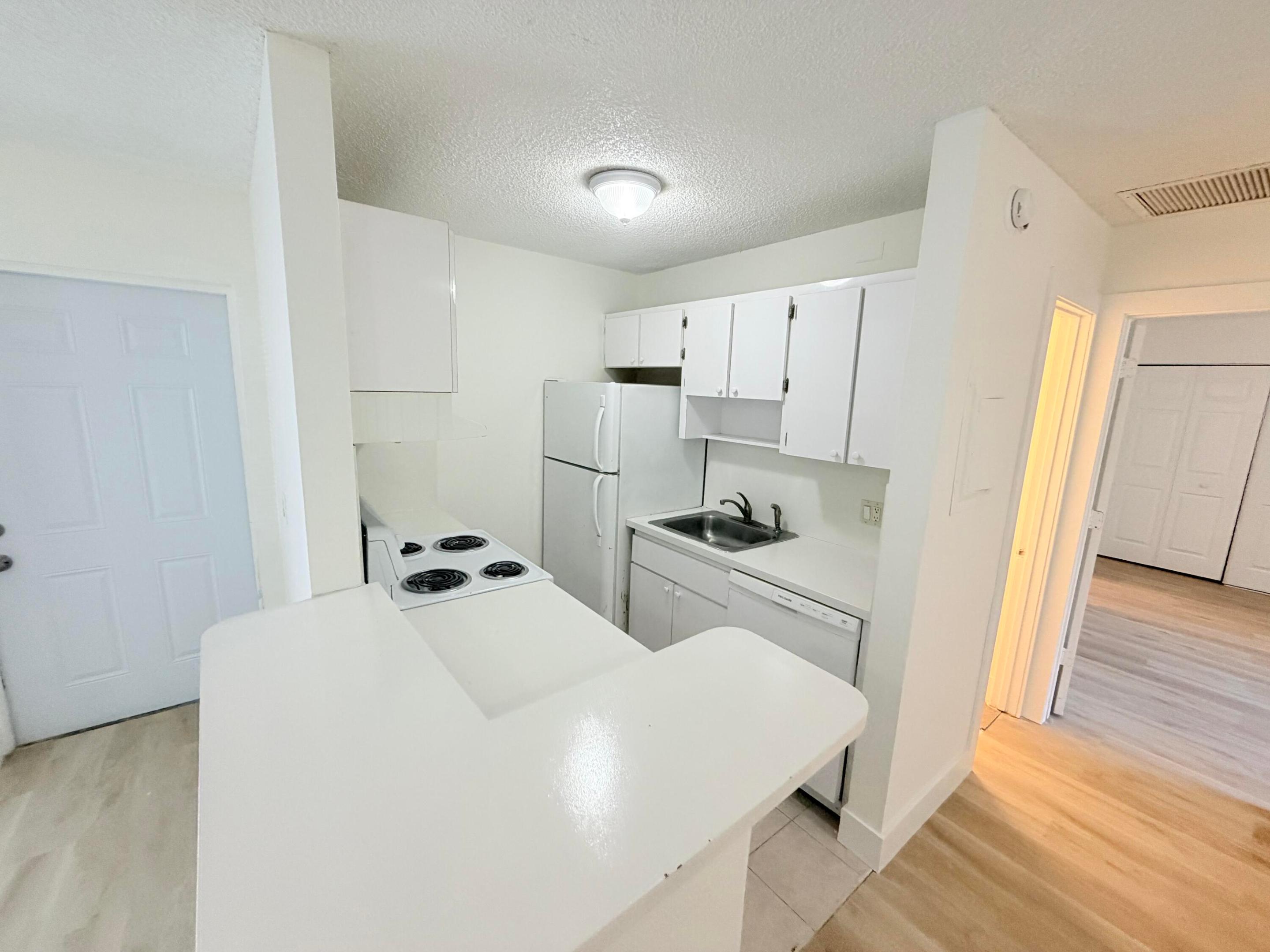 CROSSINGS OF BOYNTON BEACH CONDO - Residential Lease