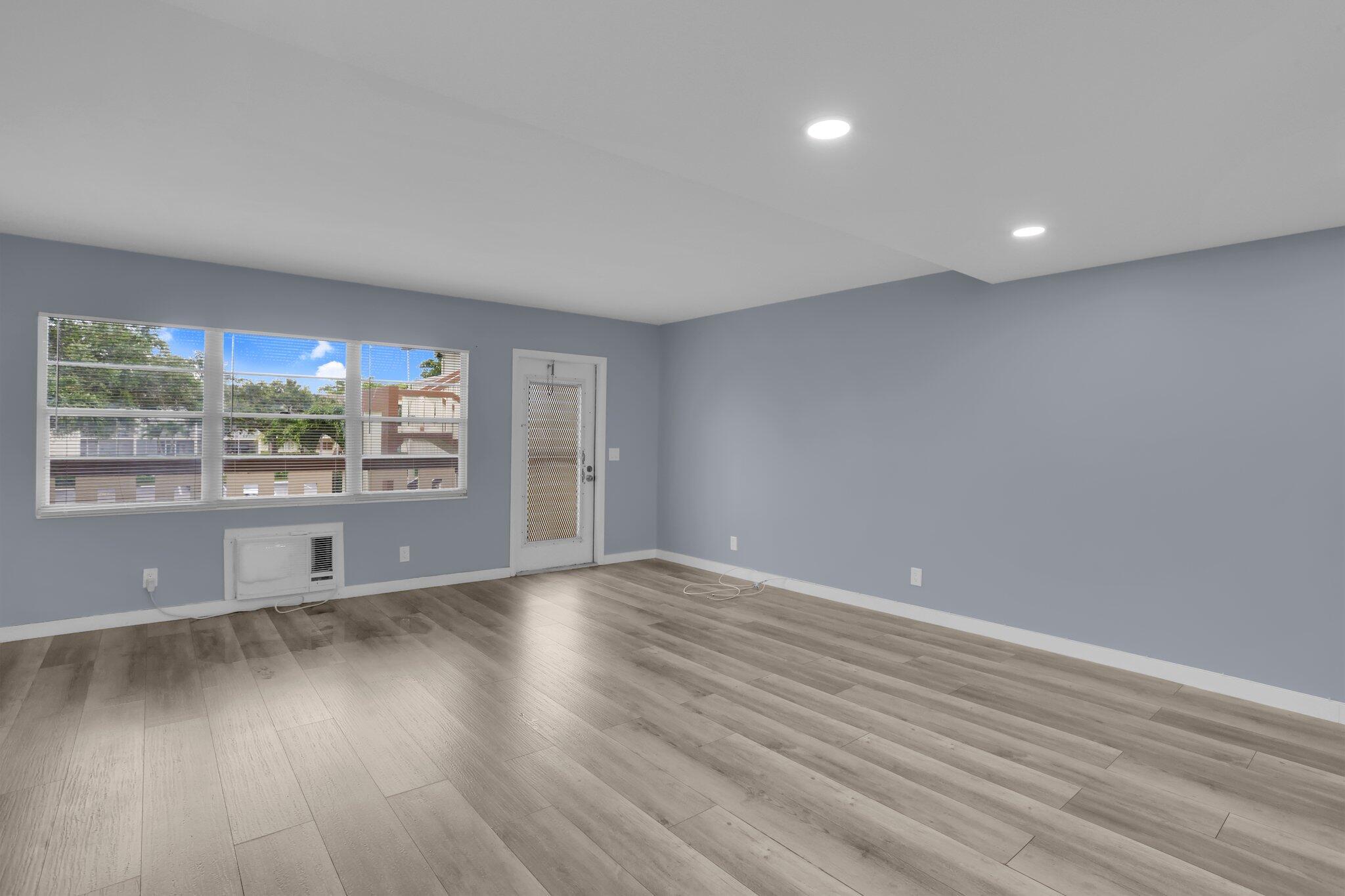 MANSFIELD AT CENTURY VILLAGE CONDO - Residential