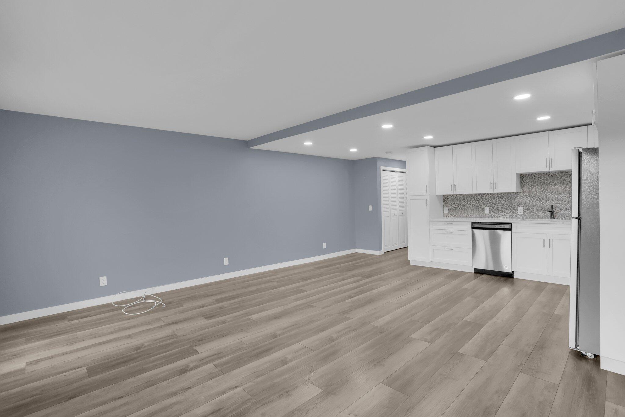 MANSFIELD AT CENTURY VILLAGE CONDO - Residential