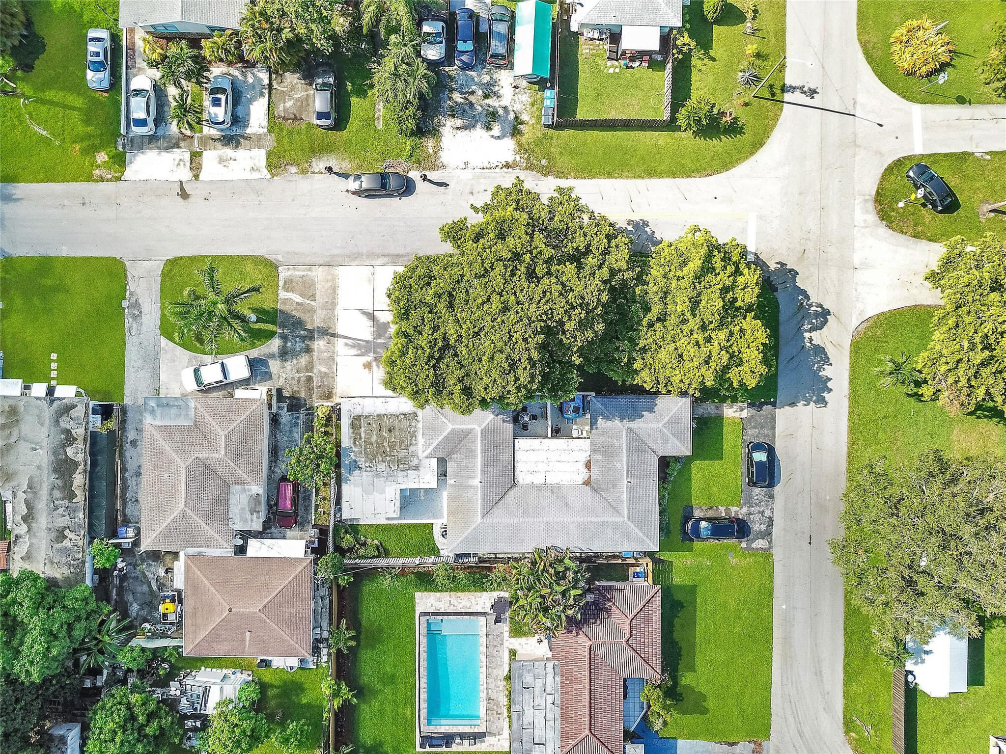 Poinsetta Park 8-35 B - Residential Income