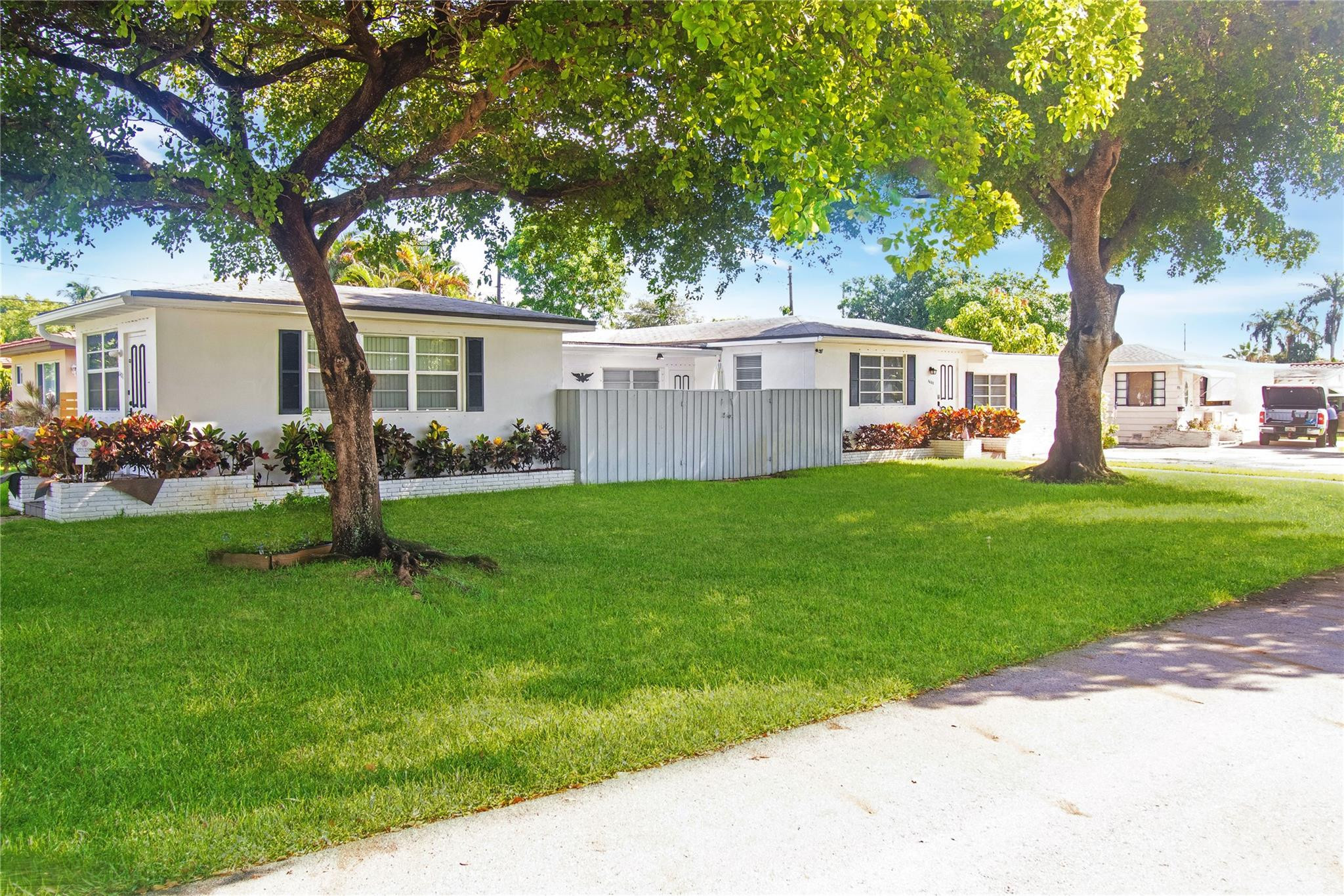 Poinsetta Park 8-35 B - Residential Income