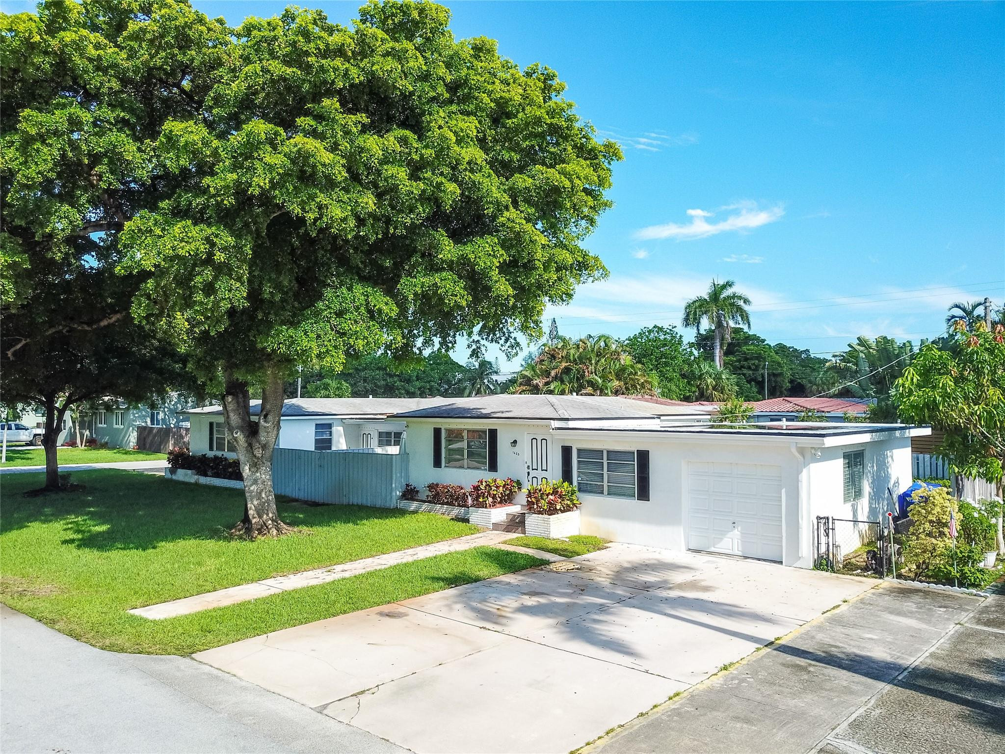 Poinsetta Park 8-35 B - Residential Income