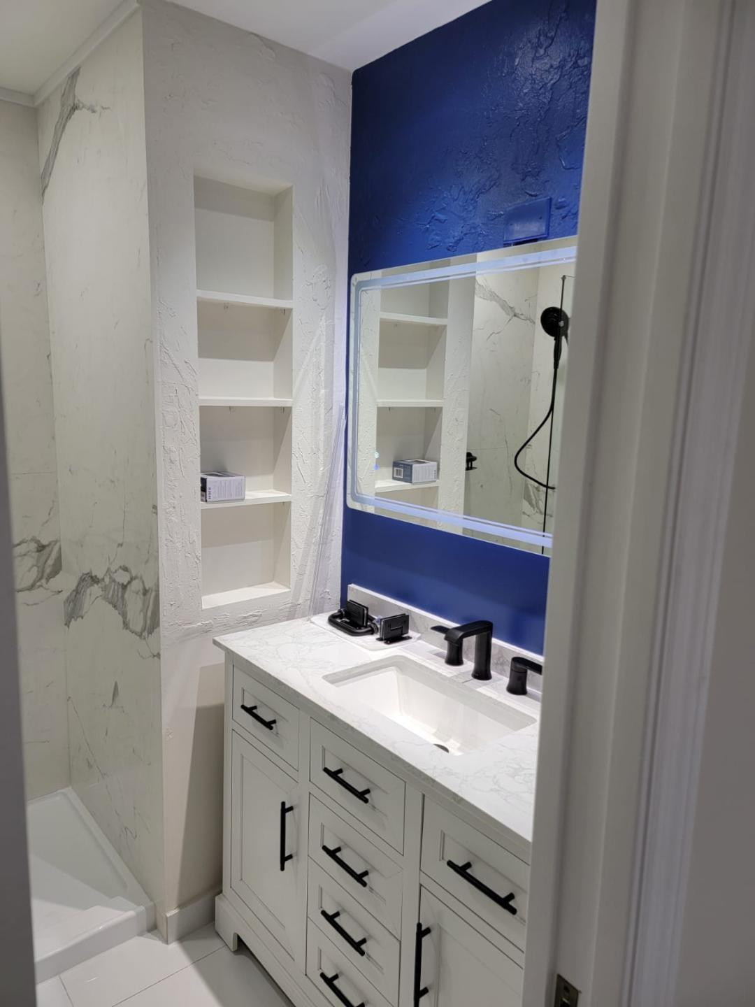 LAGO DEL REY CONDO - Residential