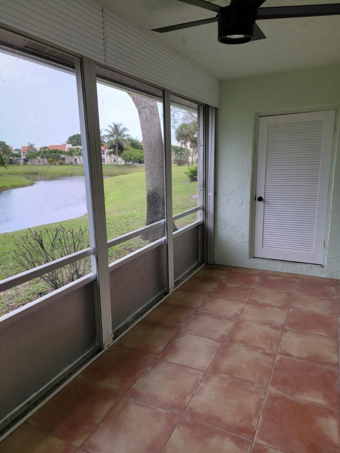 LAGO DEL REY CONDO - Residential