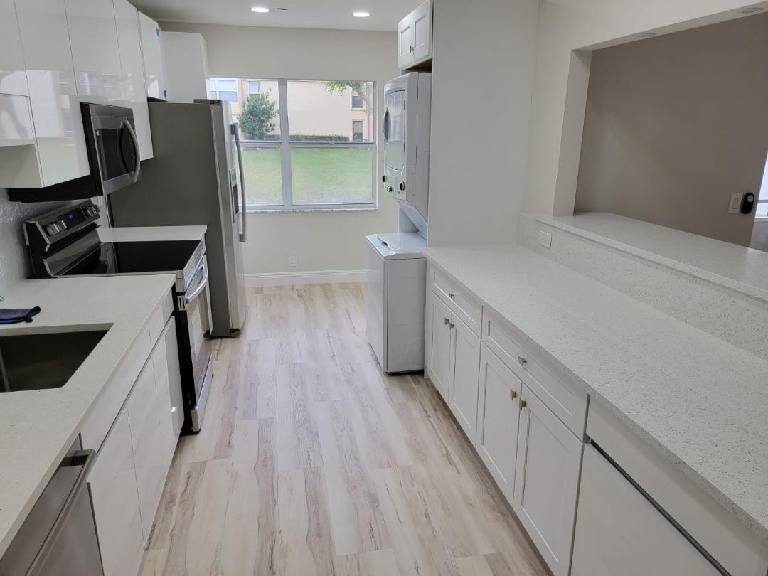 LAGO DEL REY CONDO - Residential