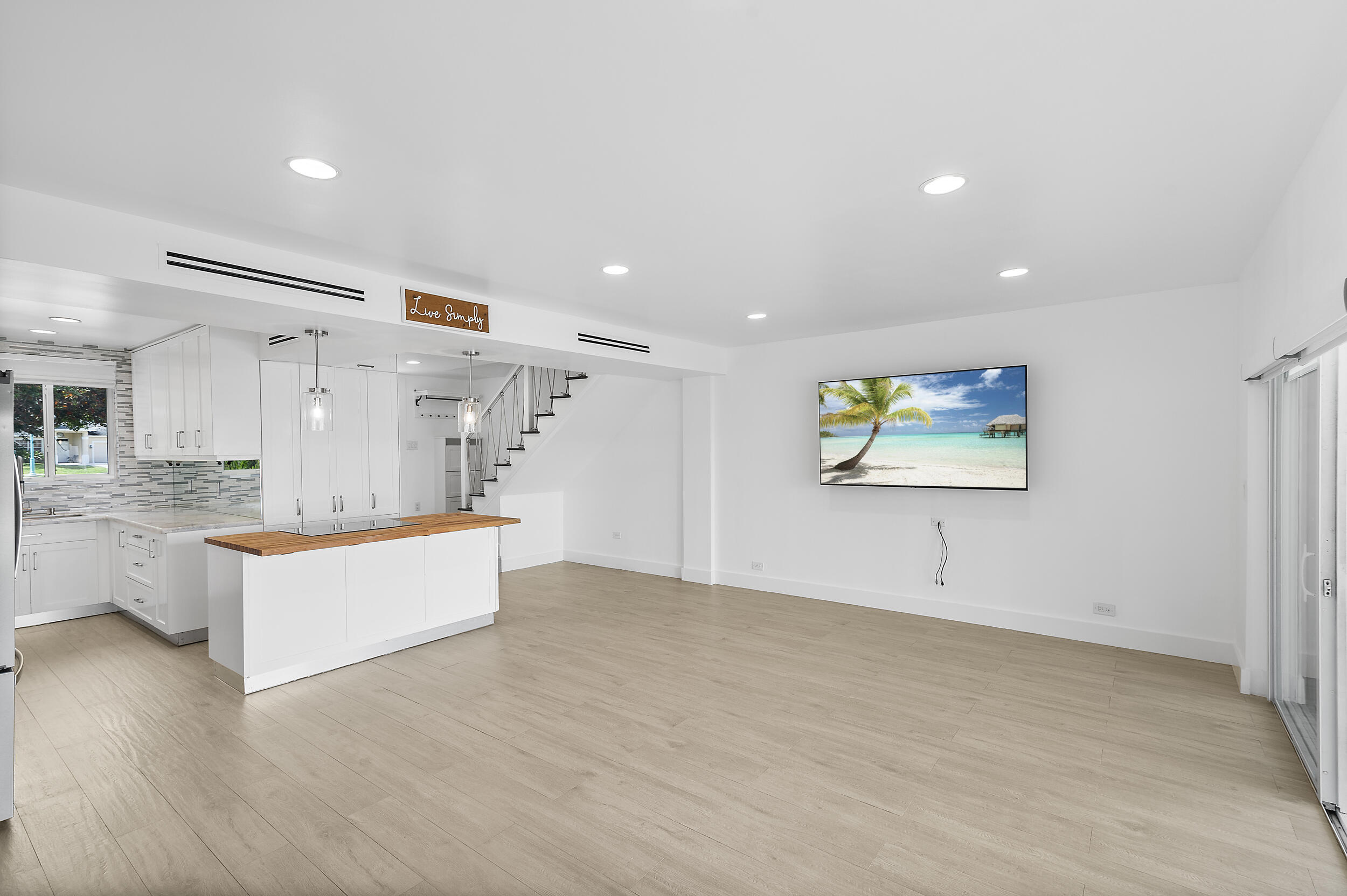 Park Shores Manor - Residential Lease