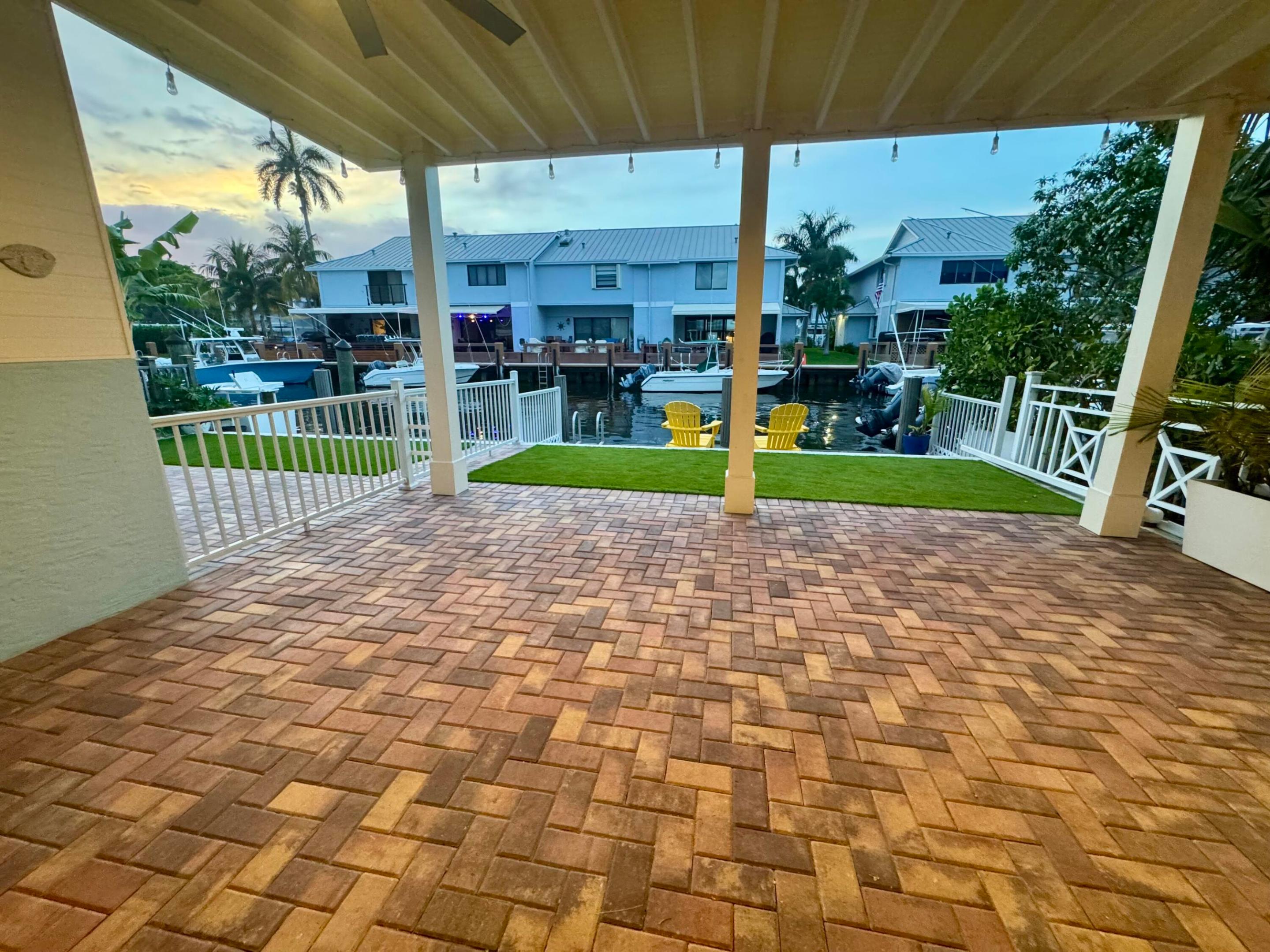Park Shores Manor - Residential Lease