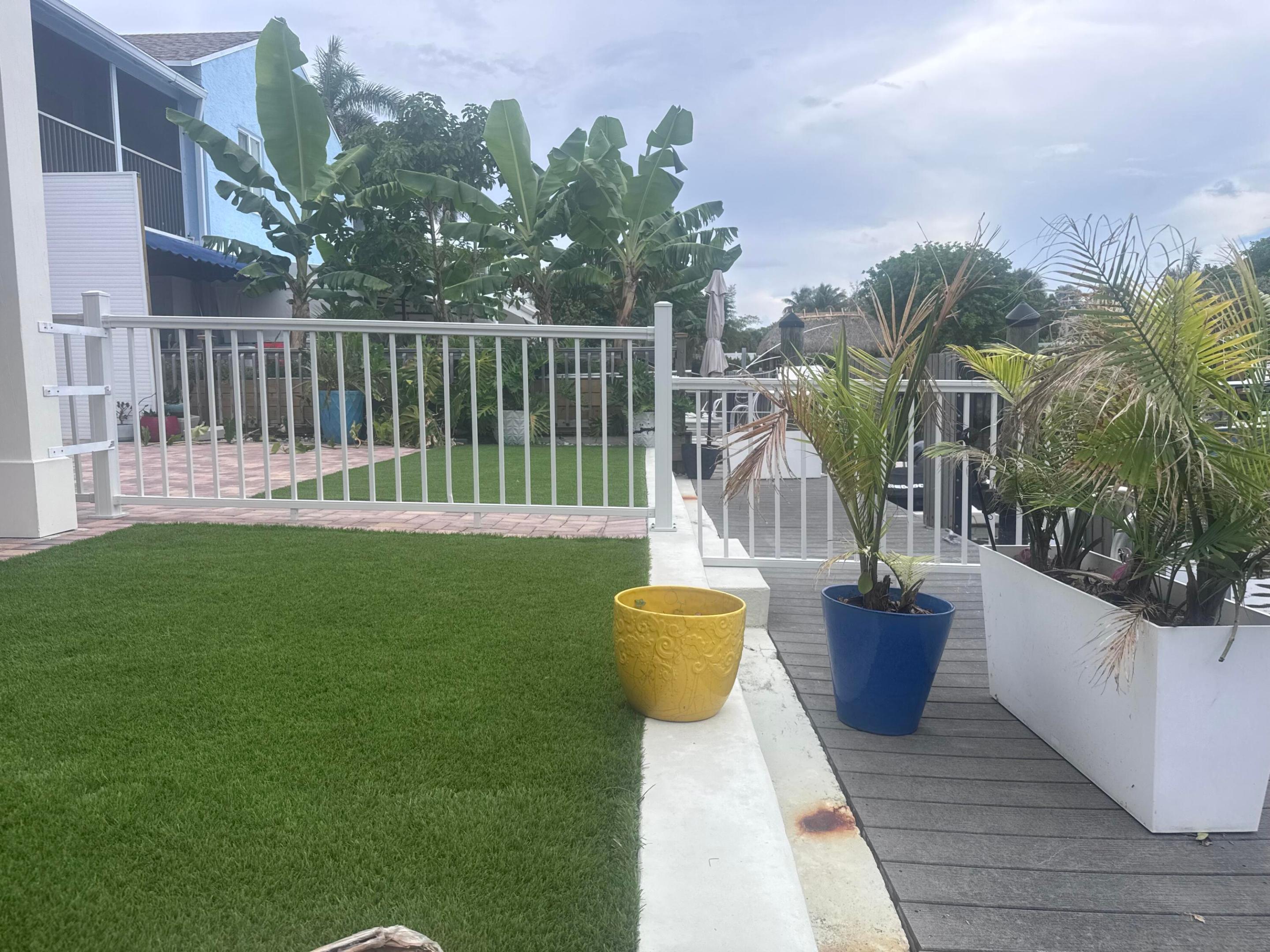 Park Shores Manor - Residential Lease