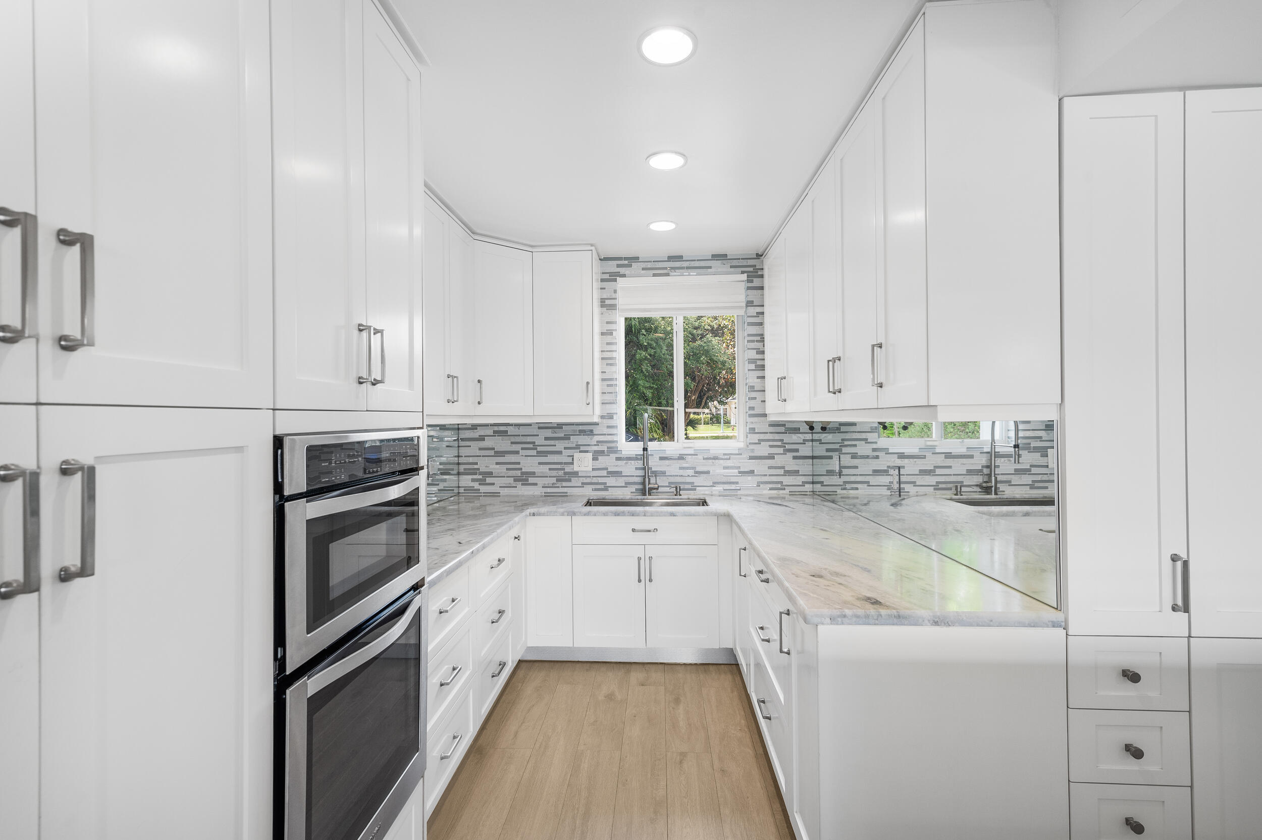 Park Shores Manor - Residential Lease