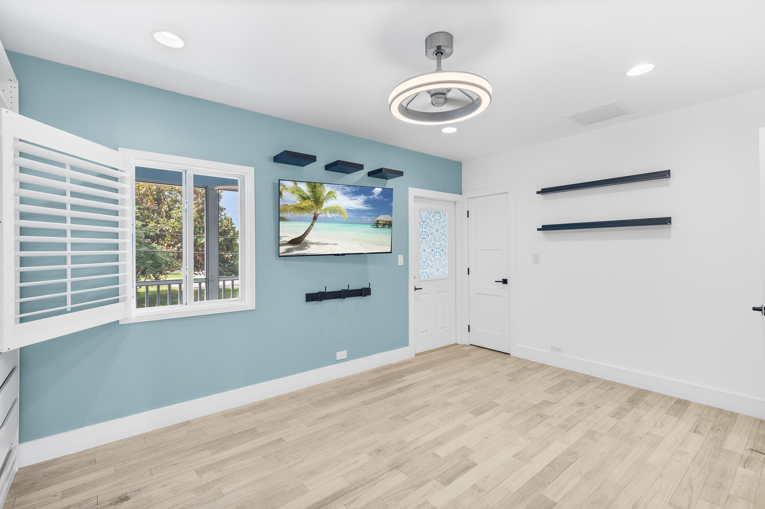 Park Shores Manor - Residential Lease