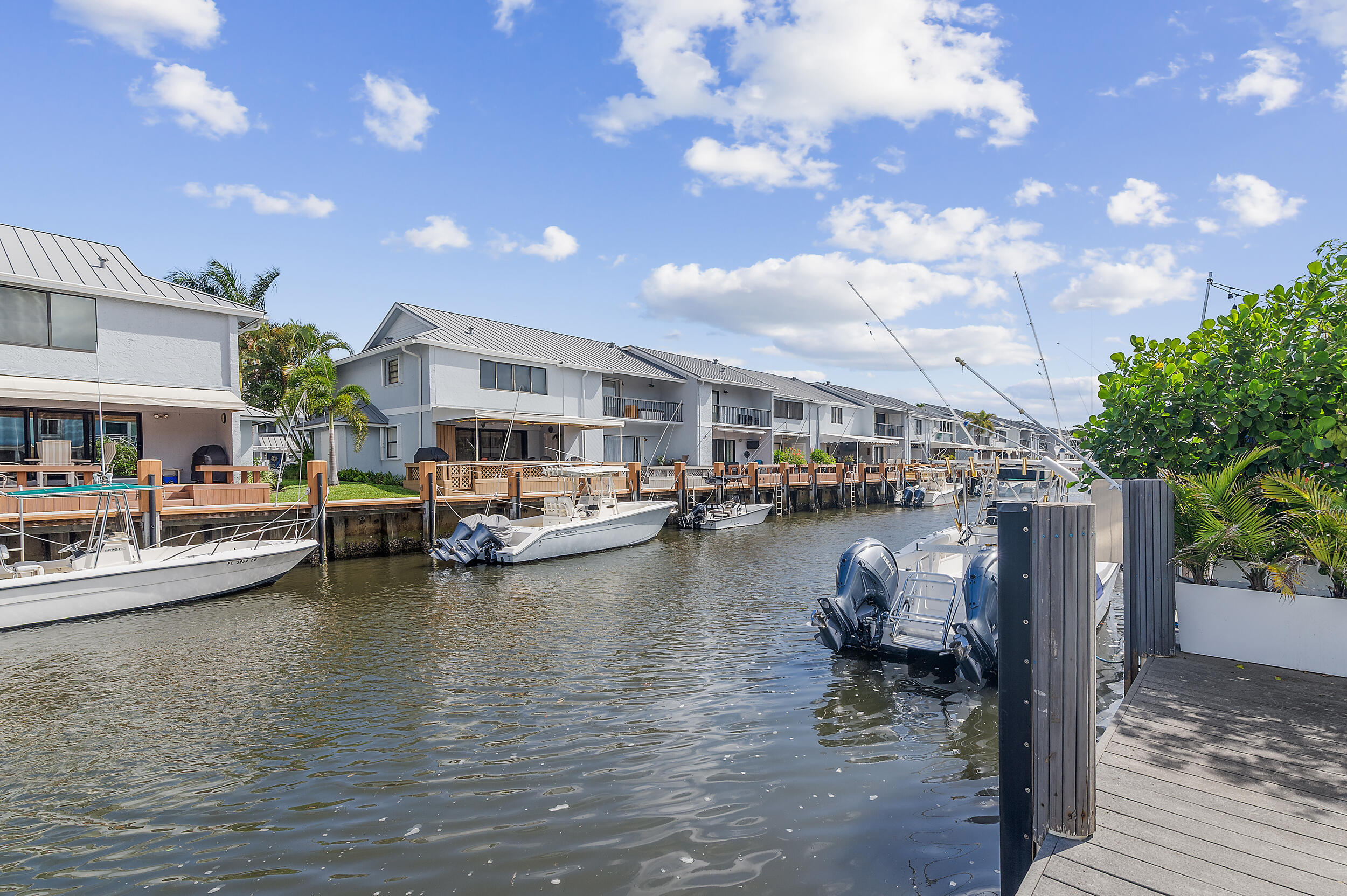 Park Shores Manor - Residential Lease