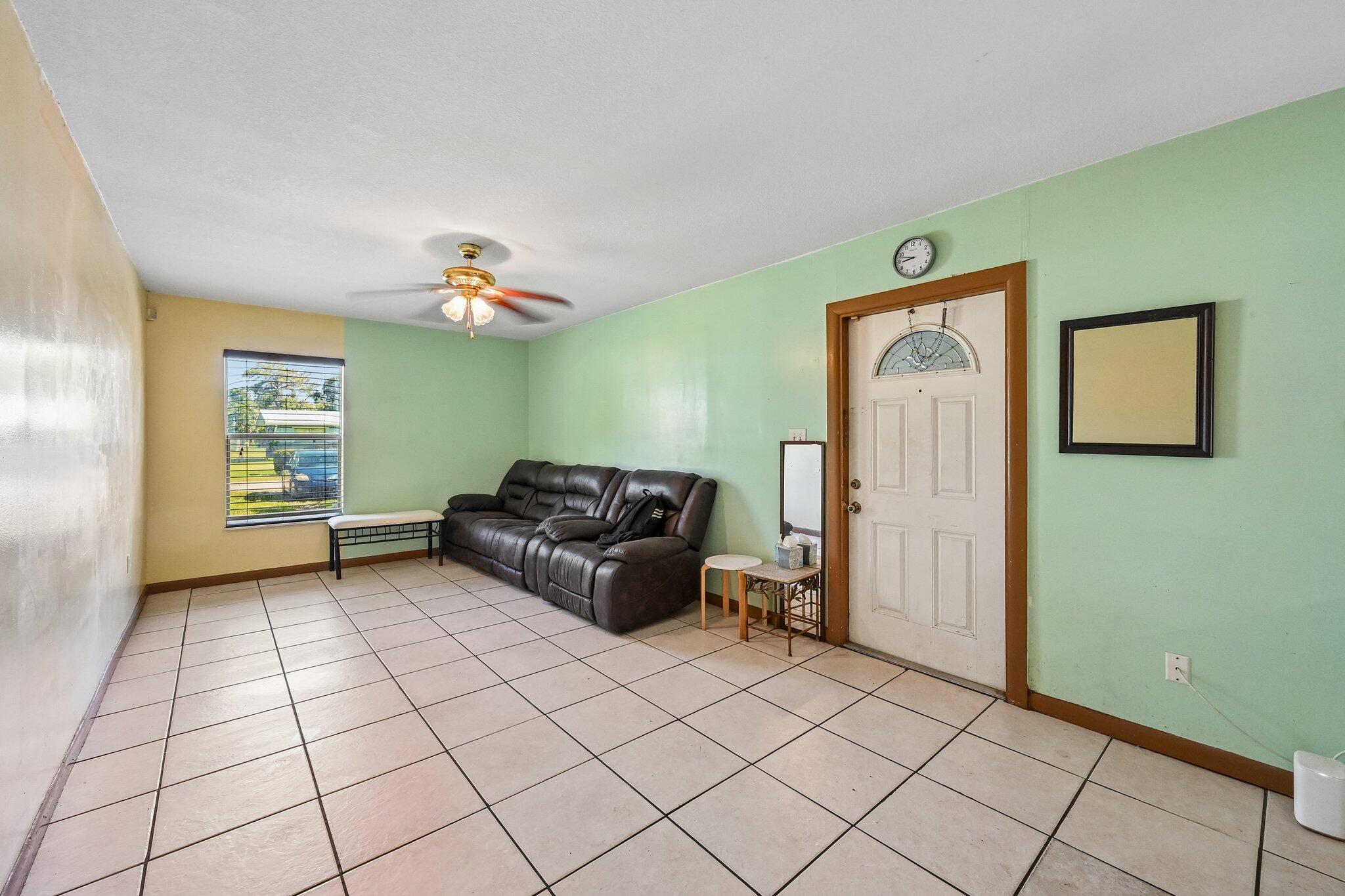 SUNLAND GARDENS - Residential