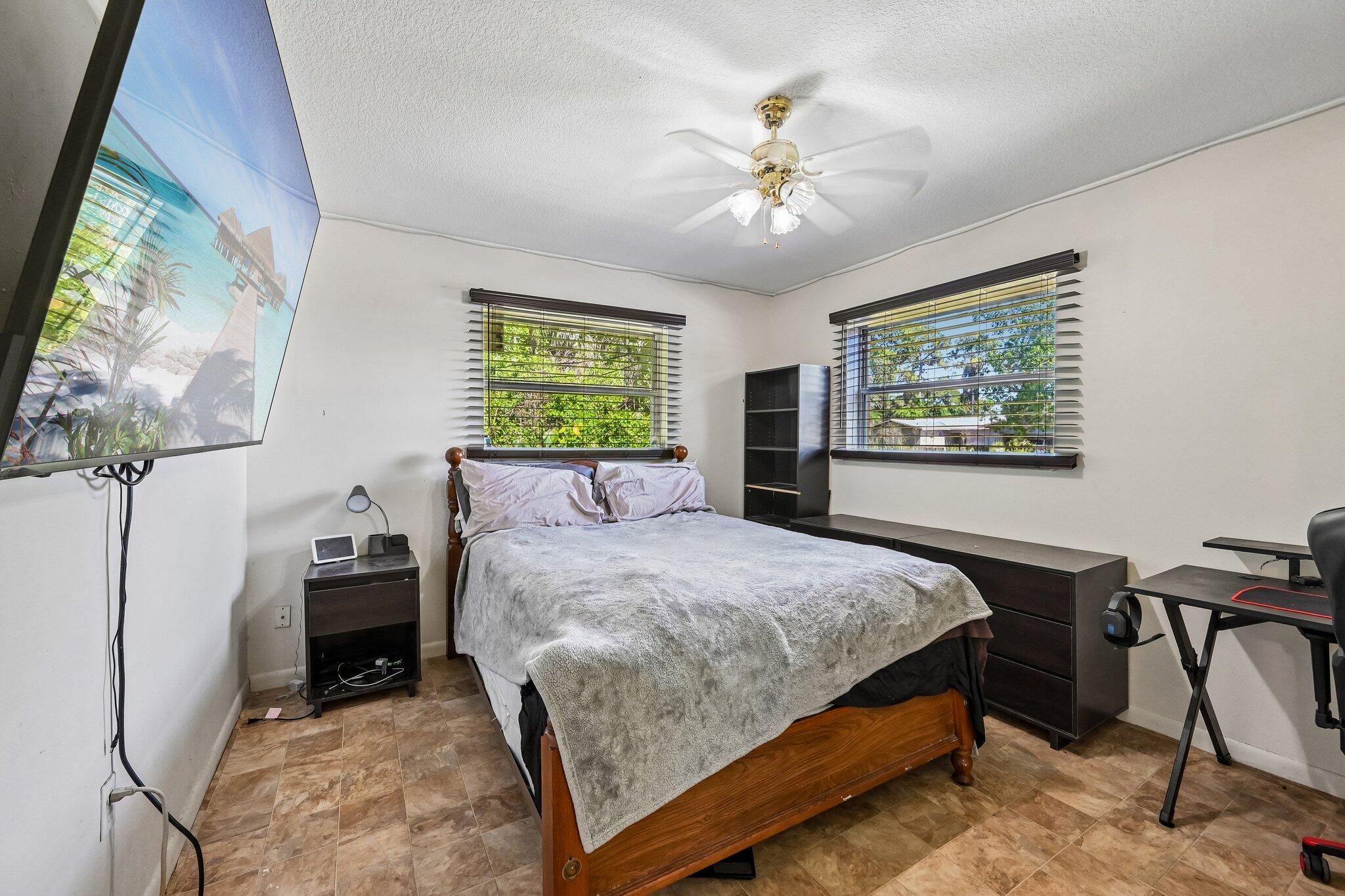 SUNLAND GARDENS - Residential