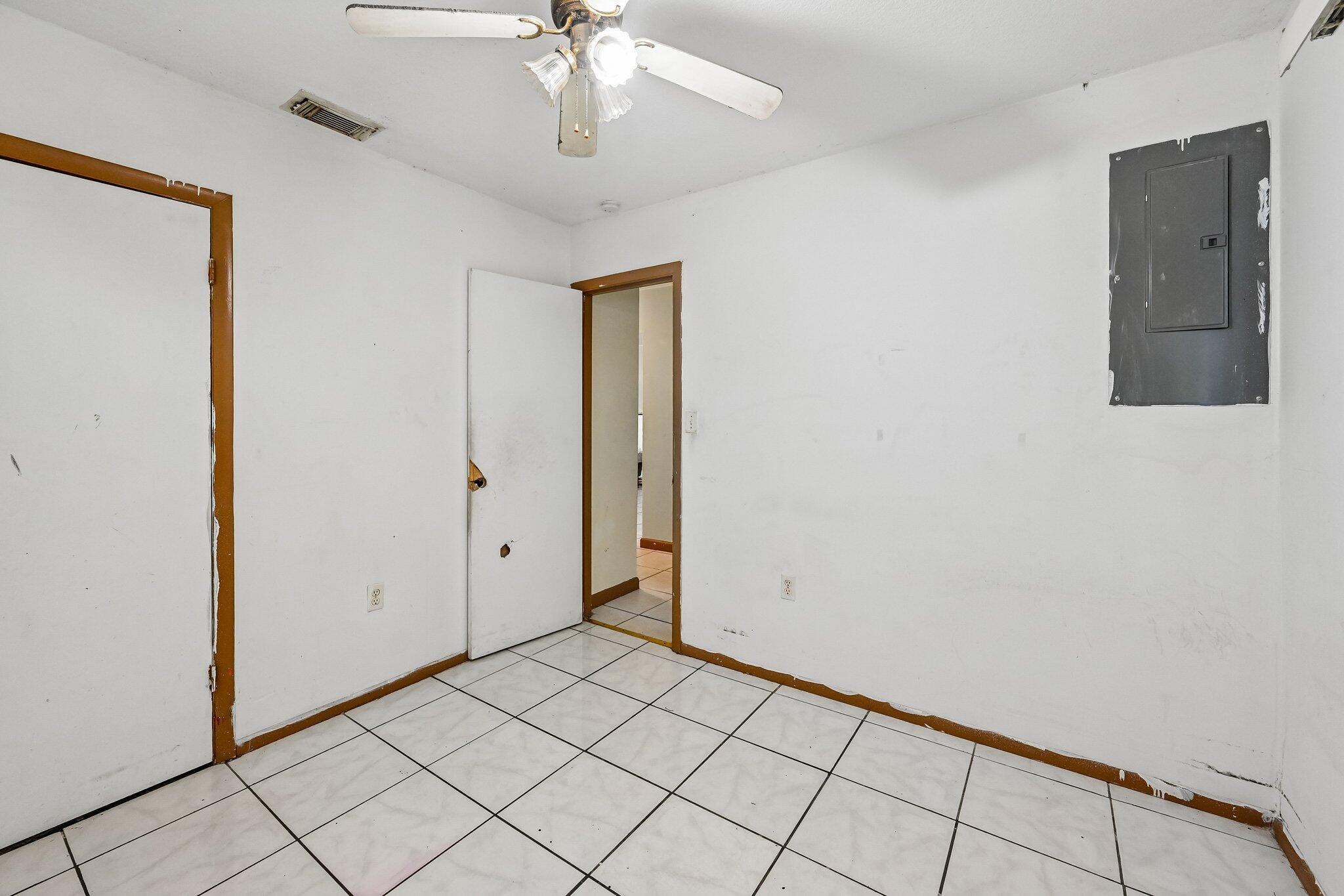 SUNLAND GARDENS - Residential