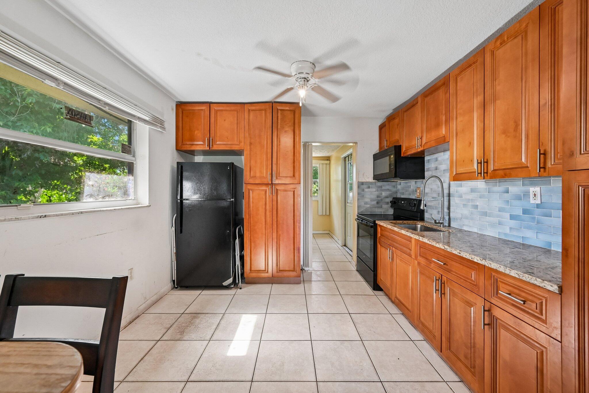 SUNLAND GARDENS - Residential