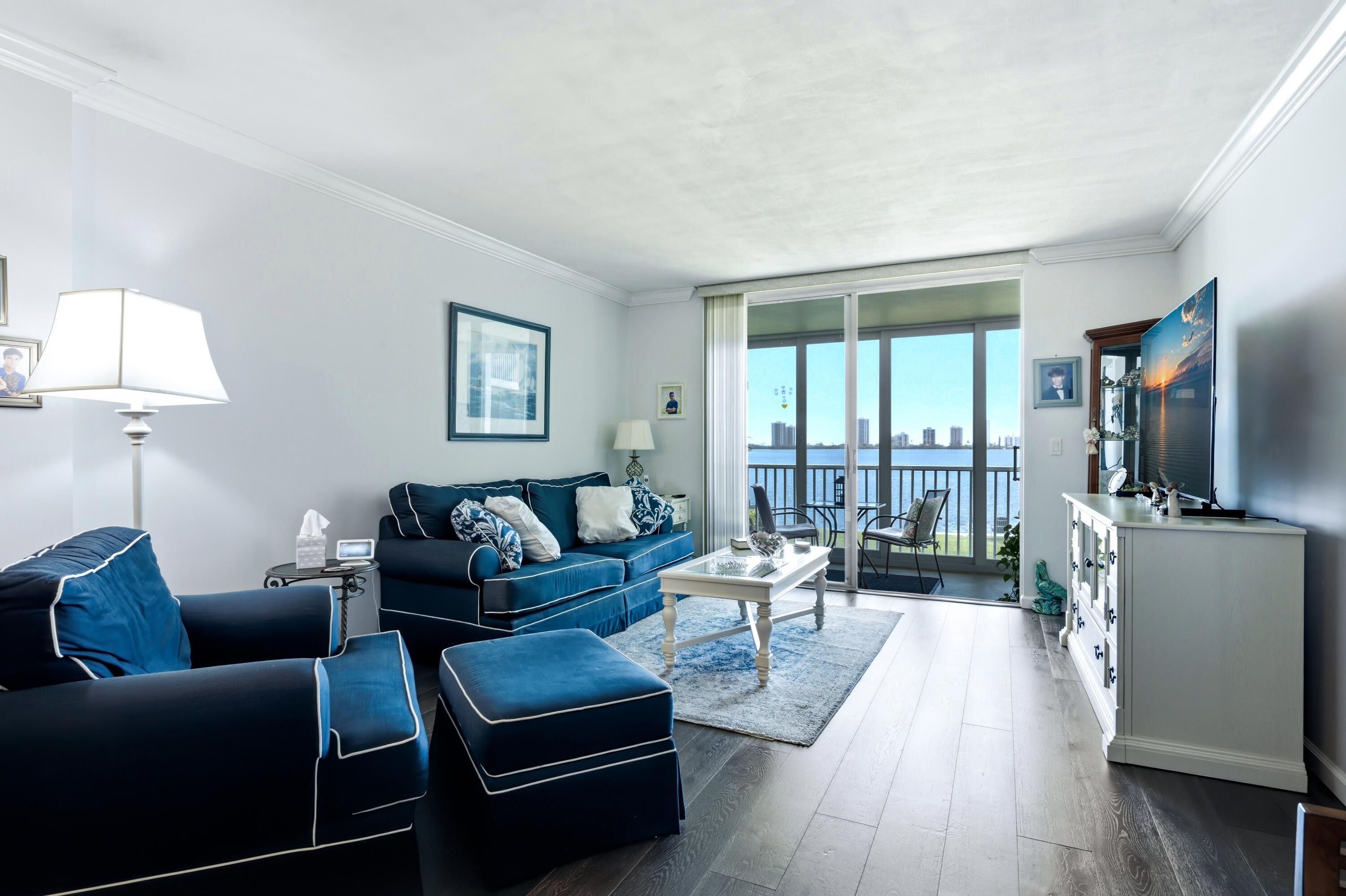 PARADISE HARBOUR CONDO - Residential