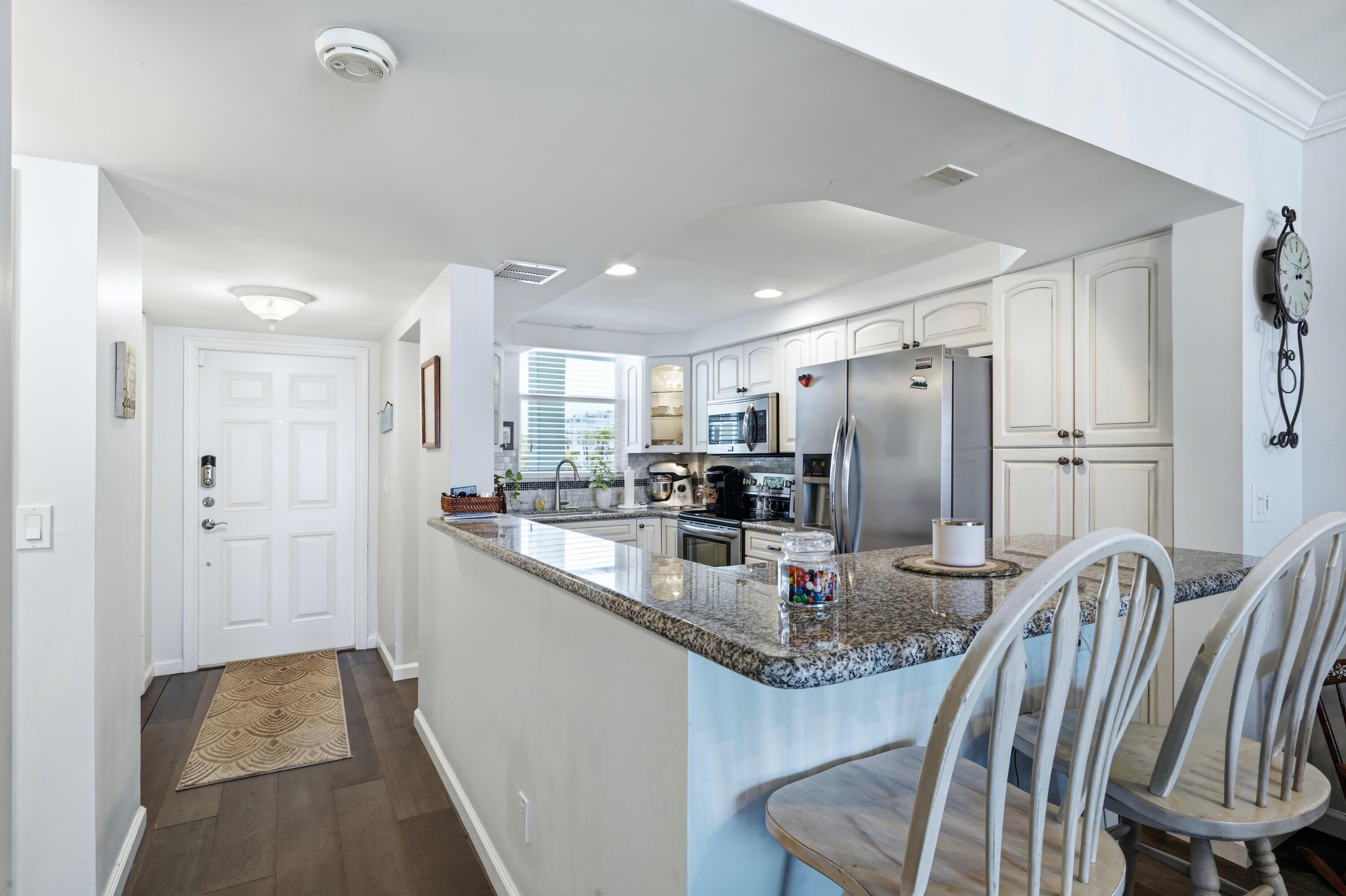 PARADISE HARBOUR CONDO - Residential