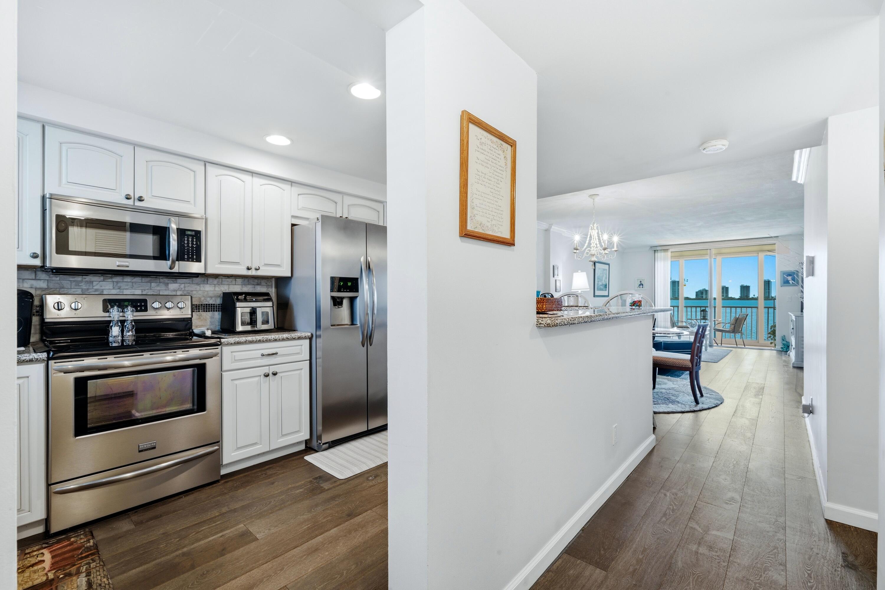 PARADISE HARBOUR CONDO - Residential
