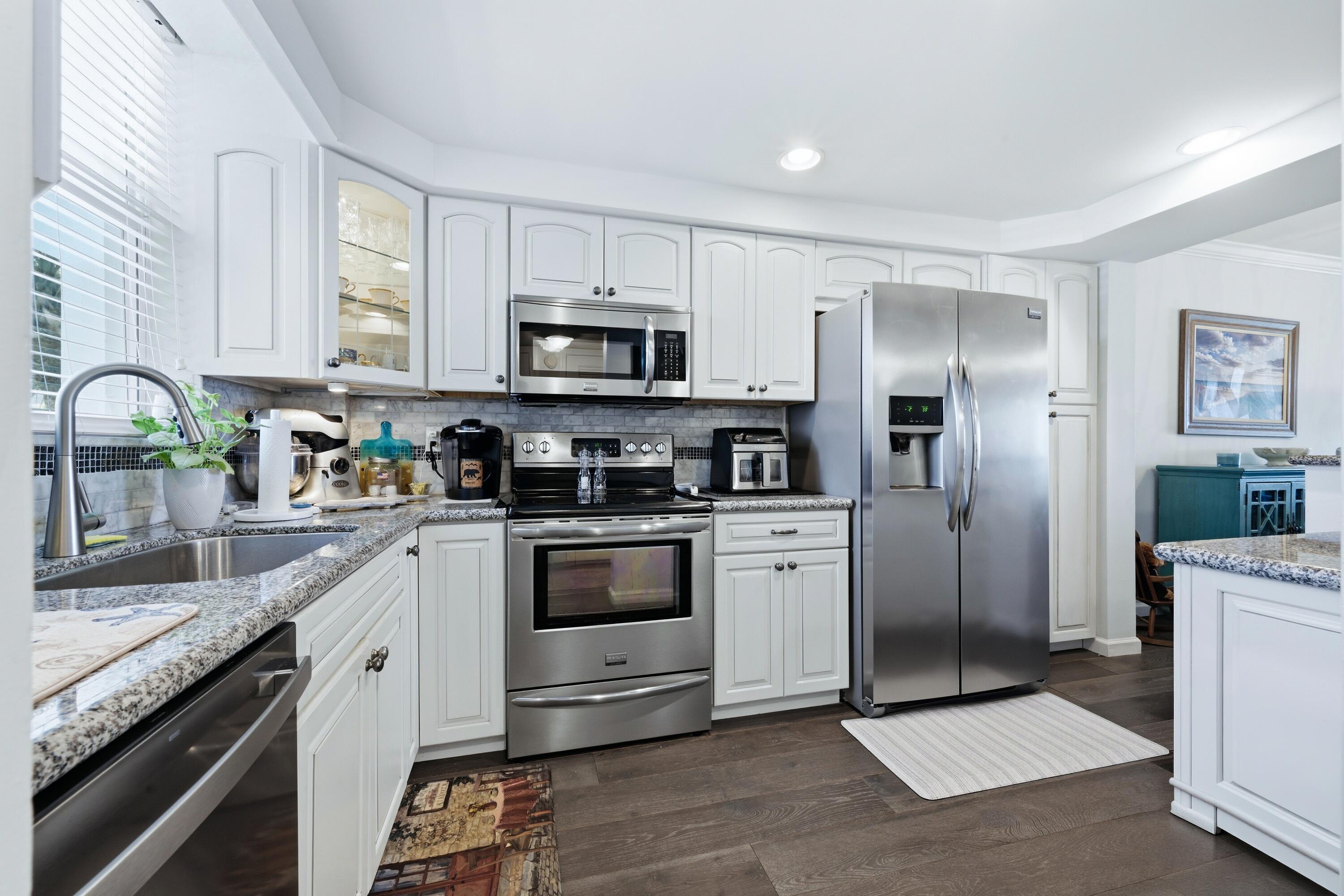 PARADISE HARBOUR CONDO - Residential