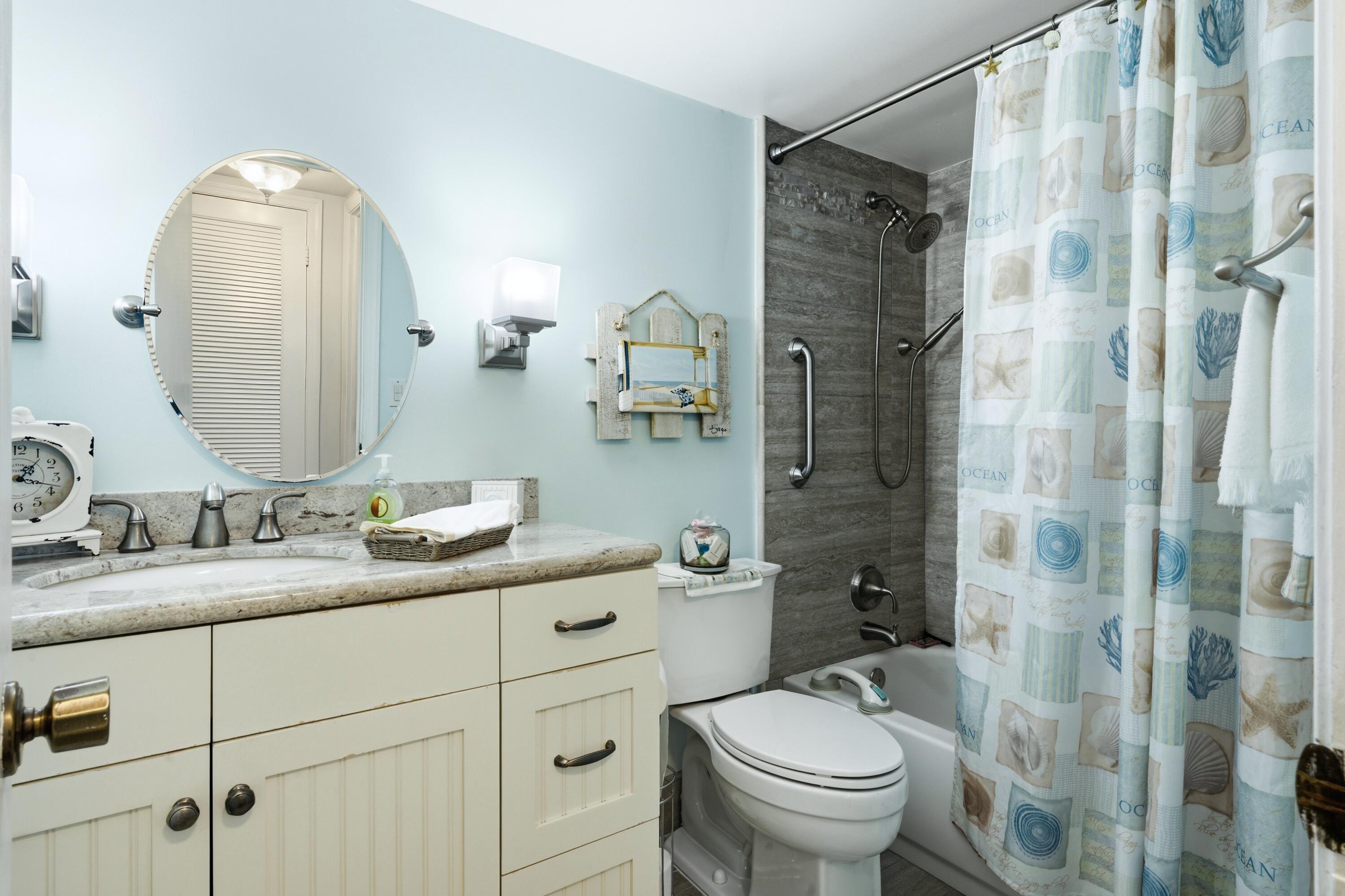 PARADISE HARBOUR CONDO - Residential