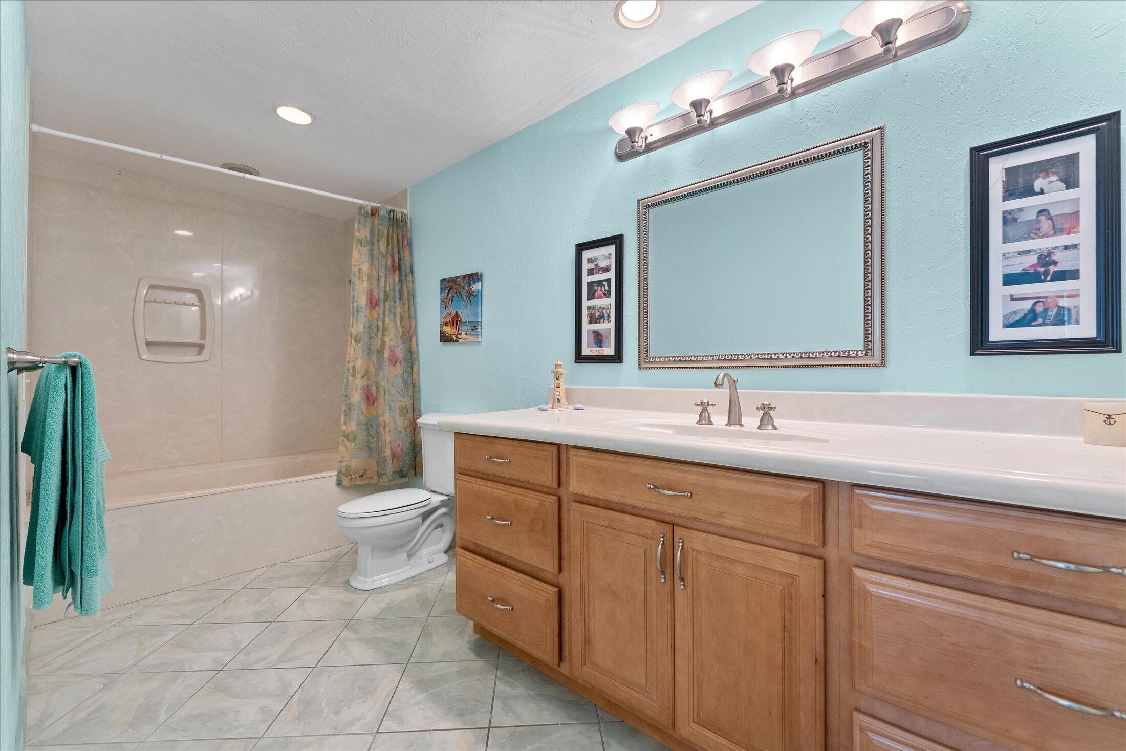 LIGHTHOUSE POINT ESTATES - Residential