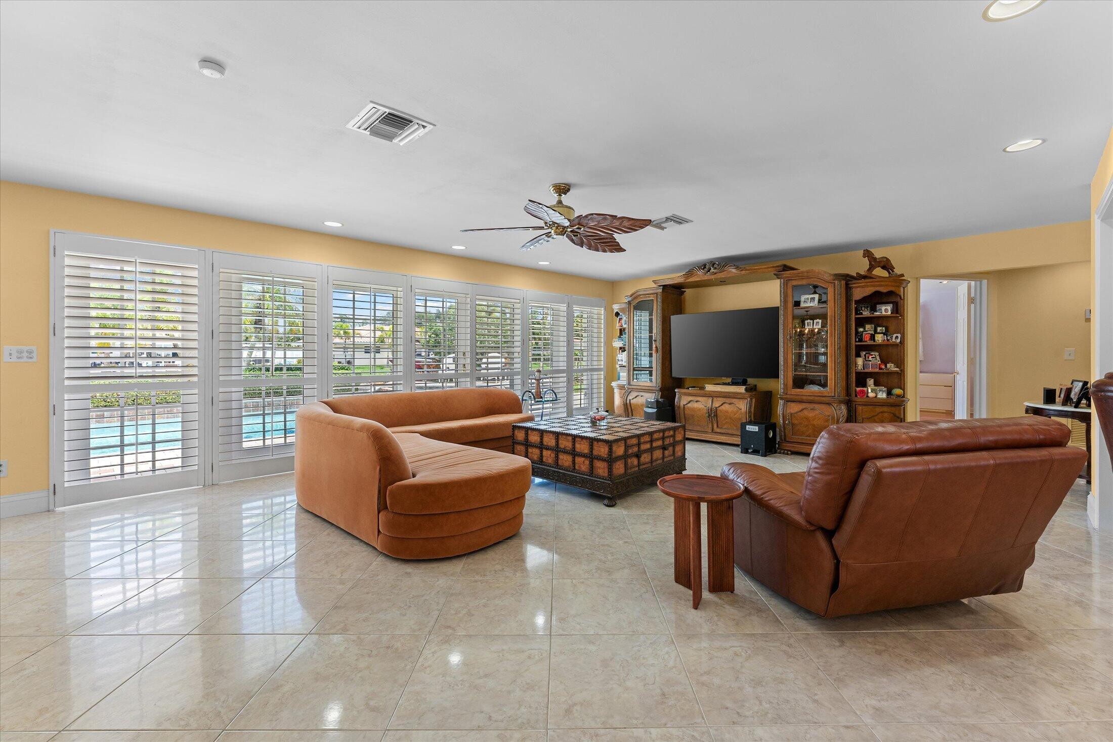 LIGHTHOUSE POINT ESTATES - Residential