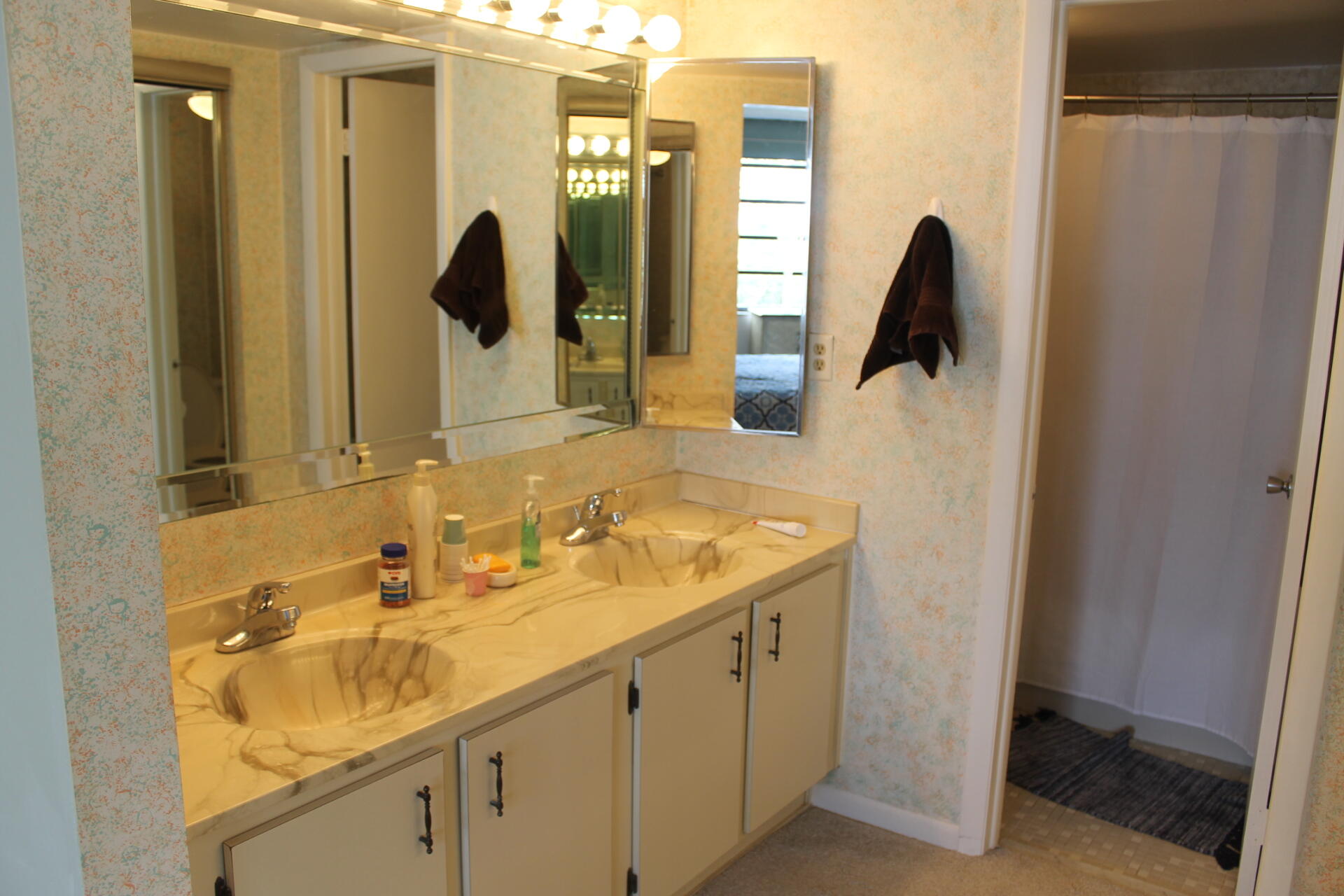 COLONY POINT 3 CONDO - Residential